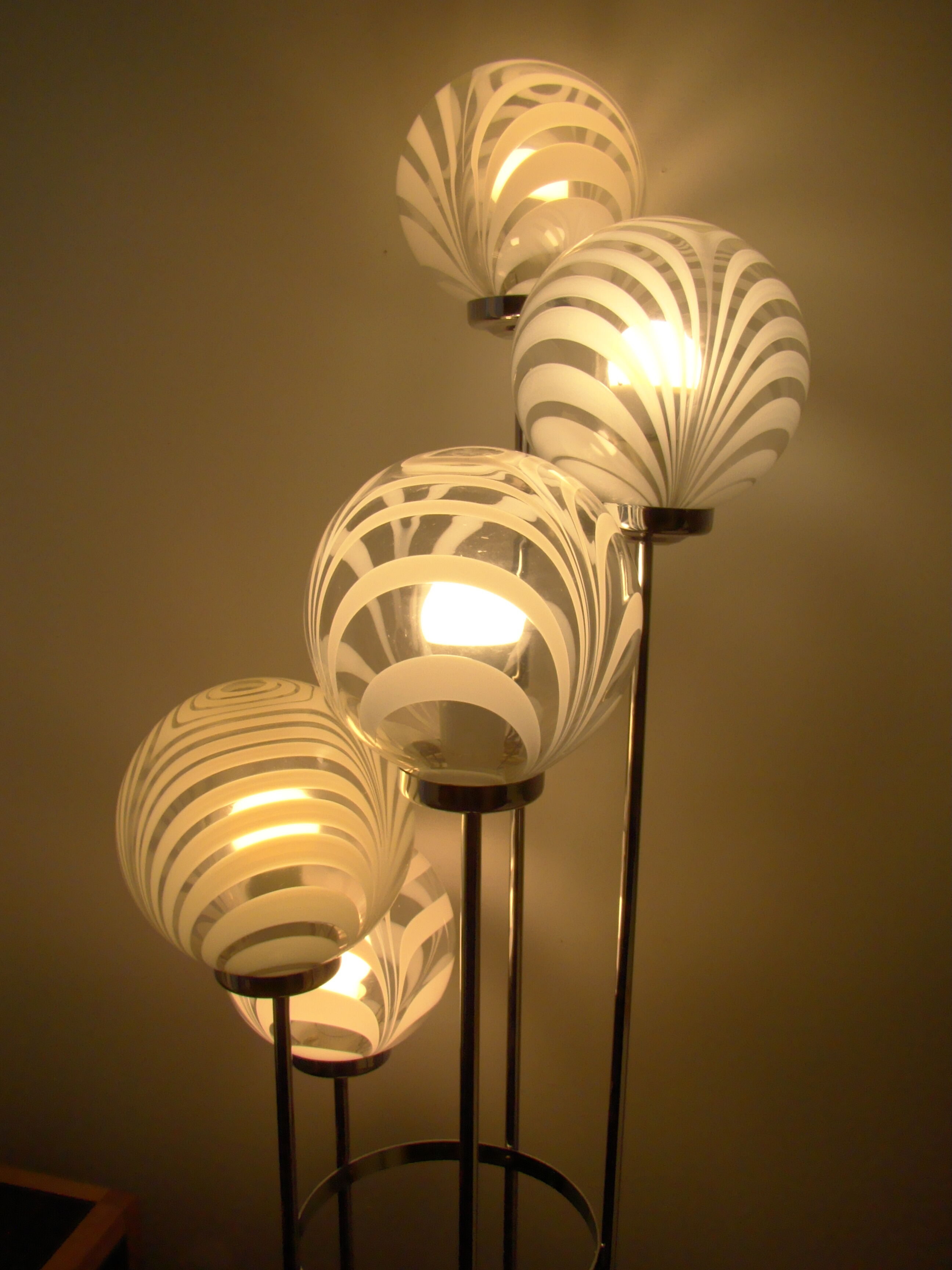 Lampadaire vintage 5 globes Mazzega en cascade