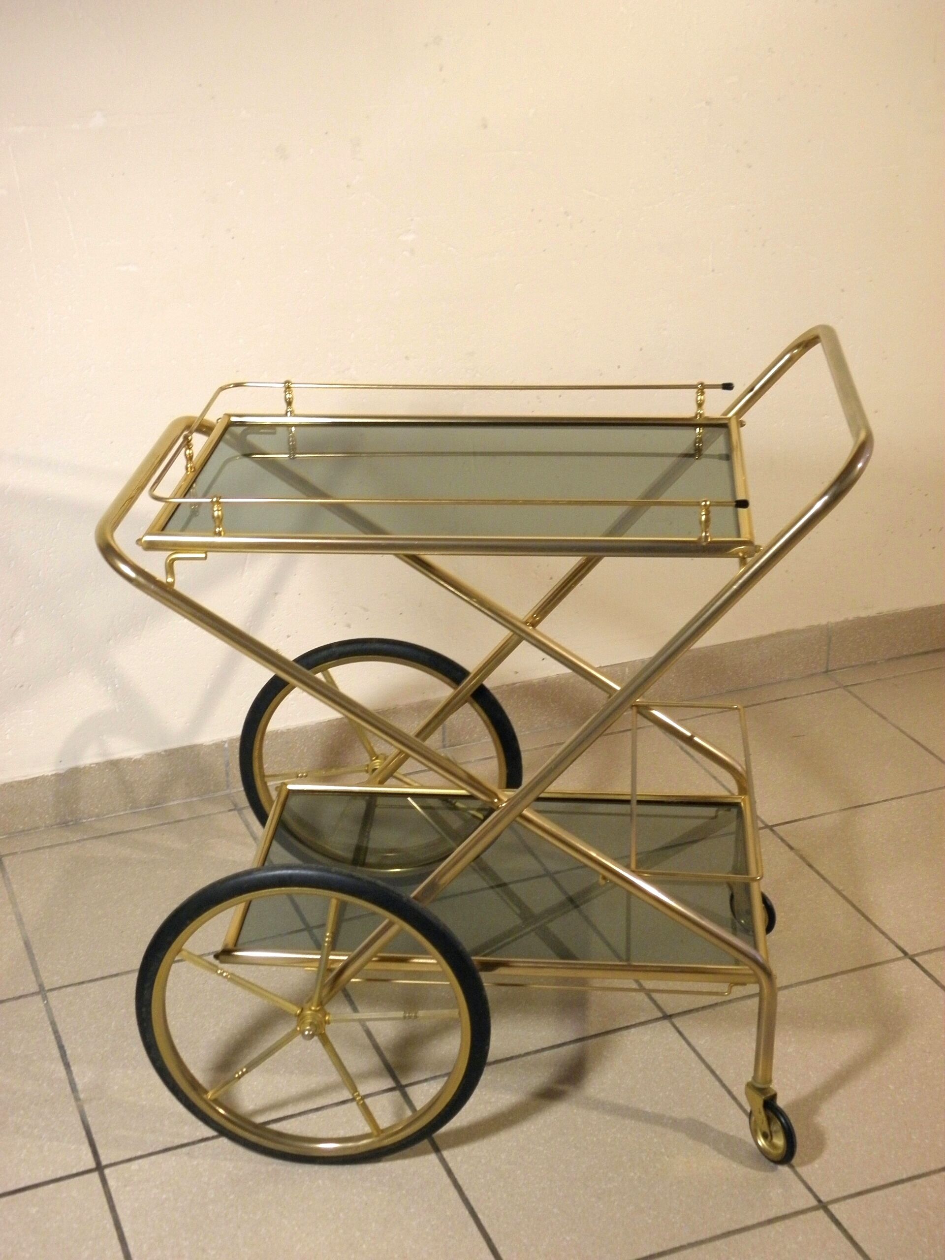 Desserte pliante en laiton et verre années 60
