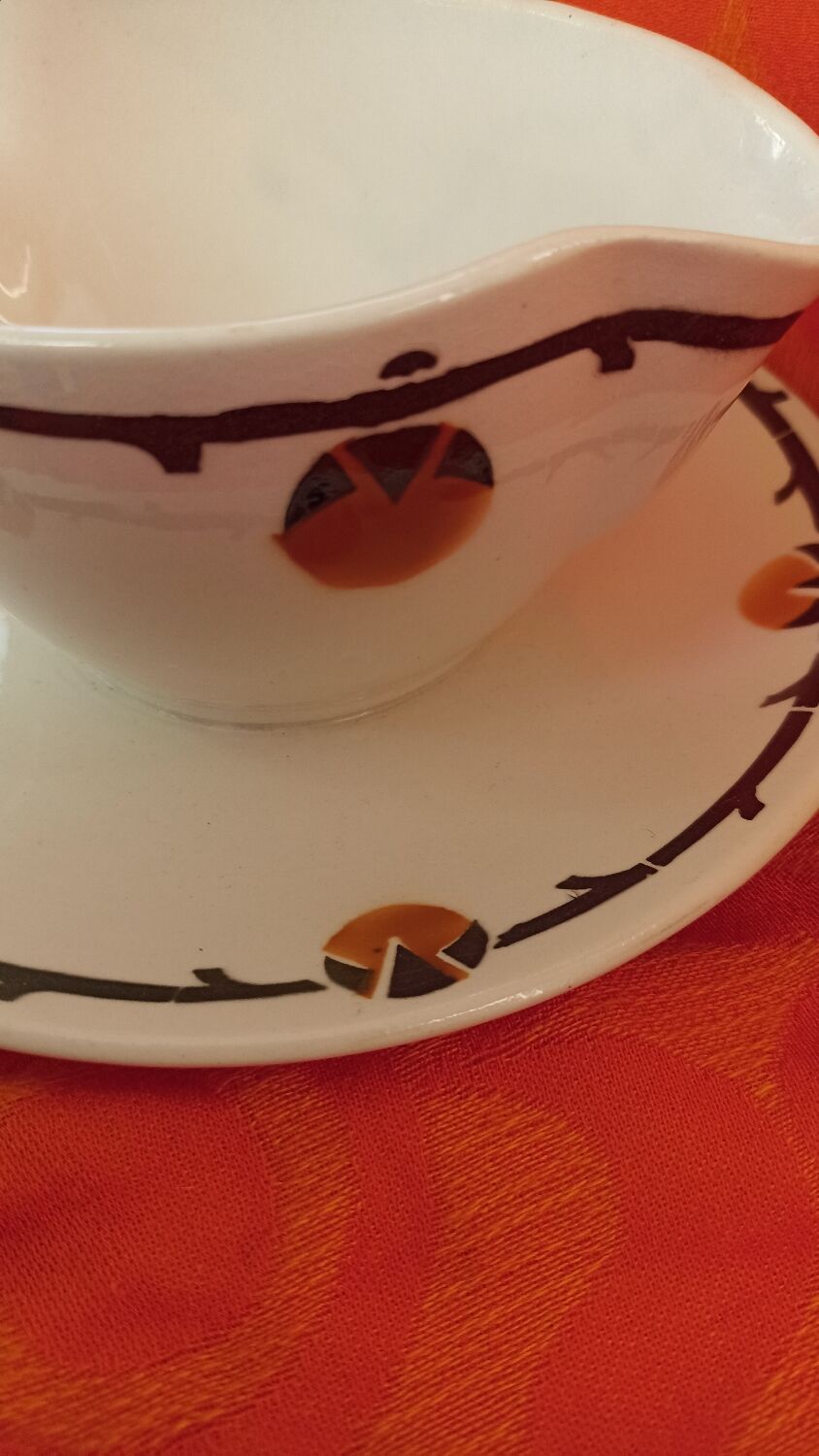 Art deco gravy boat by Fenal Badonviller model Barcarolle