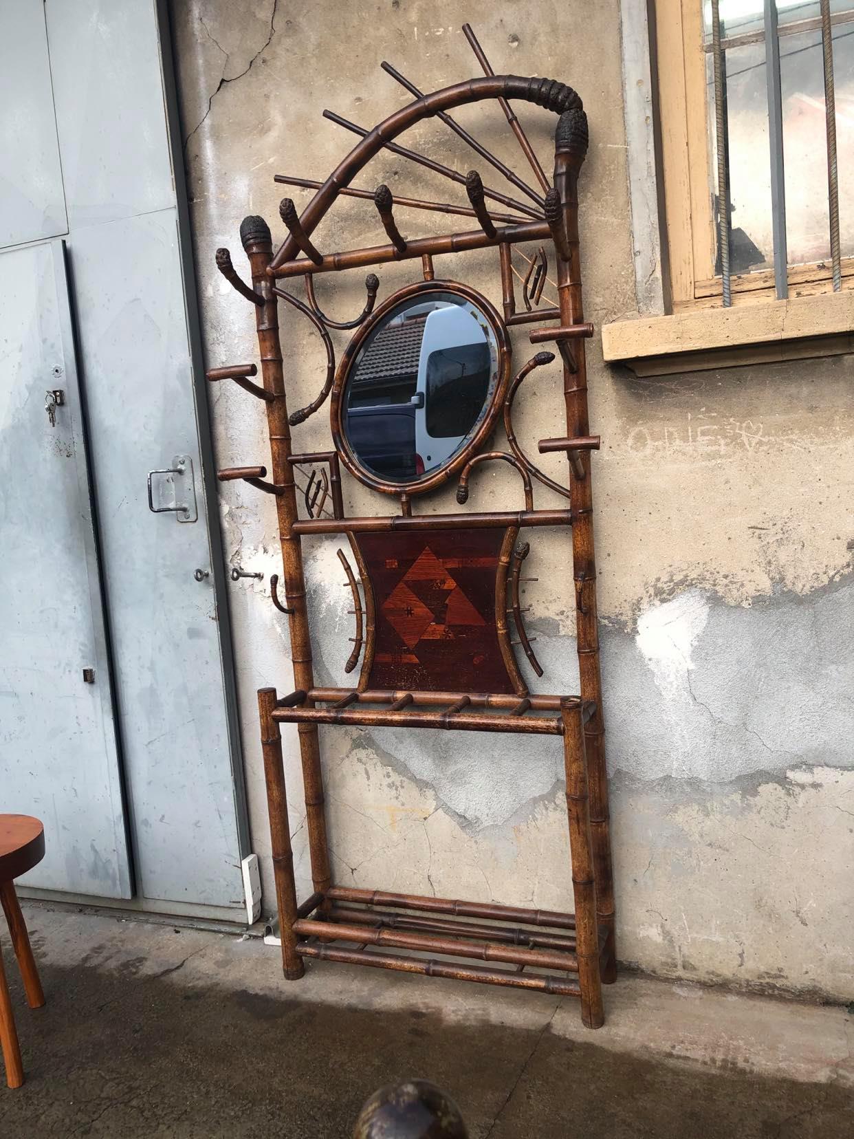 Front coat holder with 1930s bamboo patère mirror