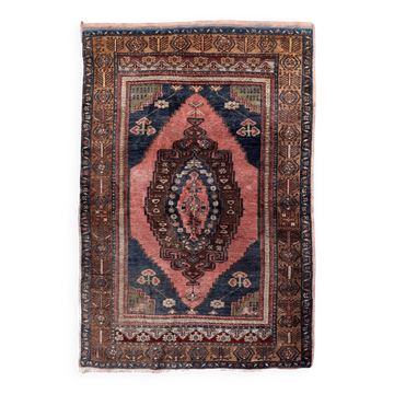 Handmade vintage Turkish Anatolian rug 113cm x 173cm, 1970s