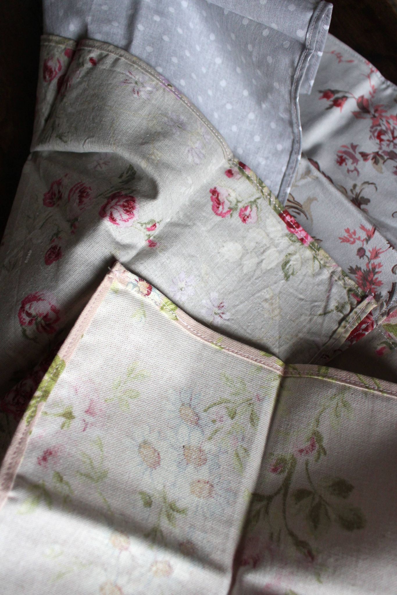 4 serviettes de table Fleurs Pois romantique