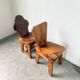 Paire de chaises brutalistes savoyardes en pin