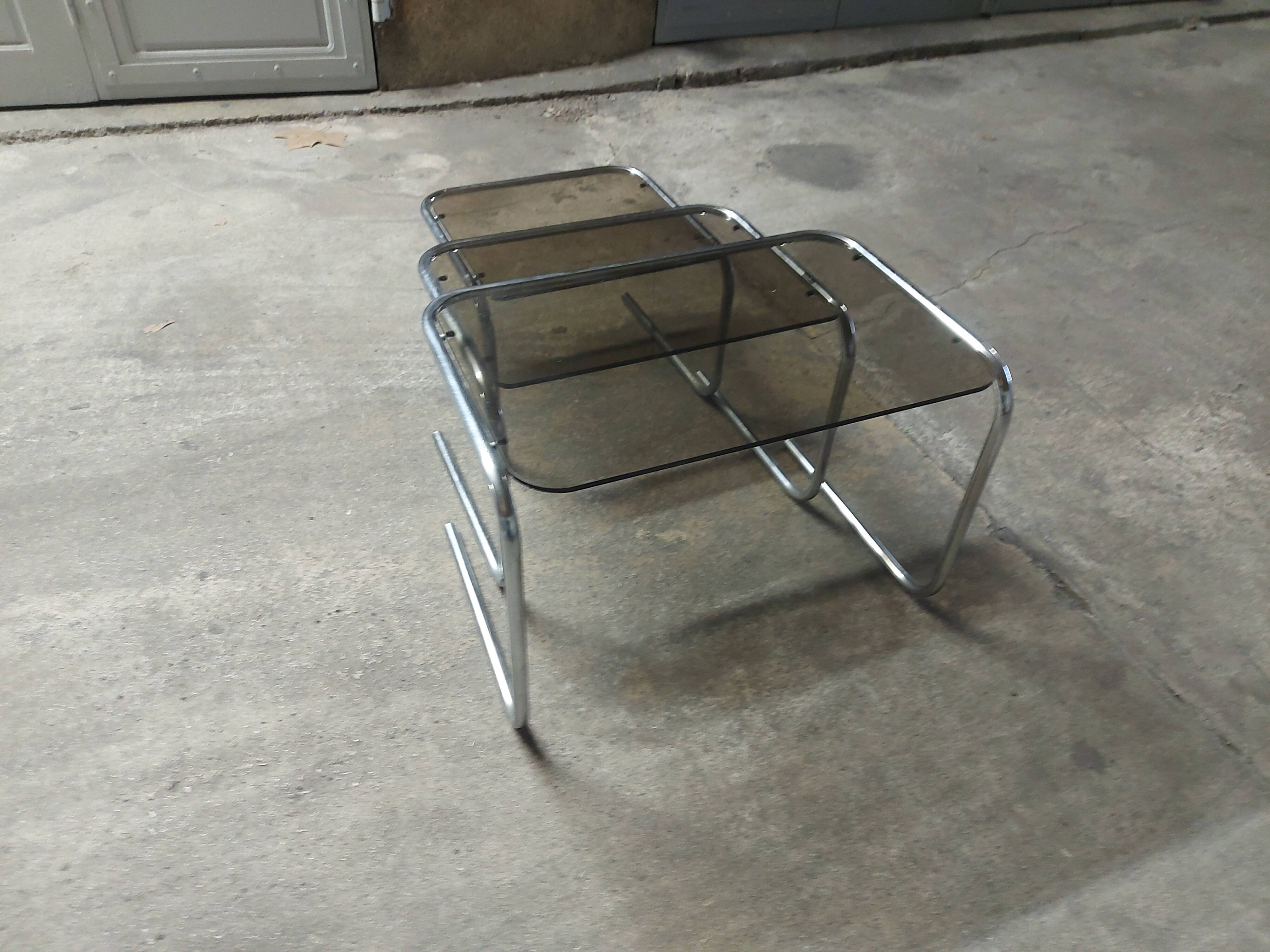 3 vintage nesting tables 70'S