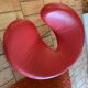 Fauteuil Roche Bobois en cuir rouge