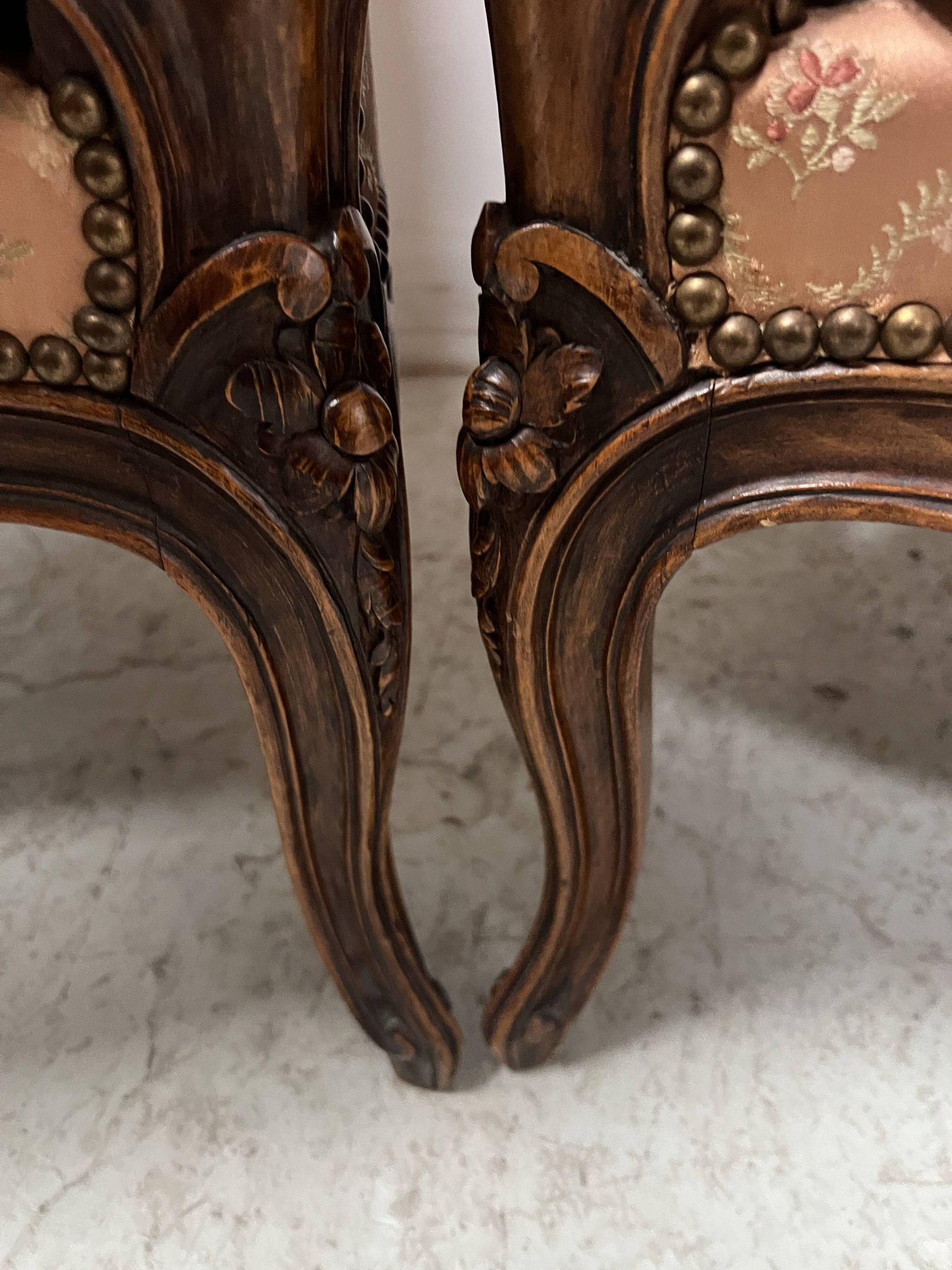 Paire de bergères de style Louis XV en bois narurel XX siècle