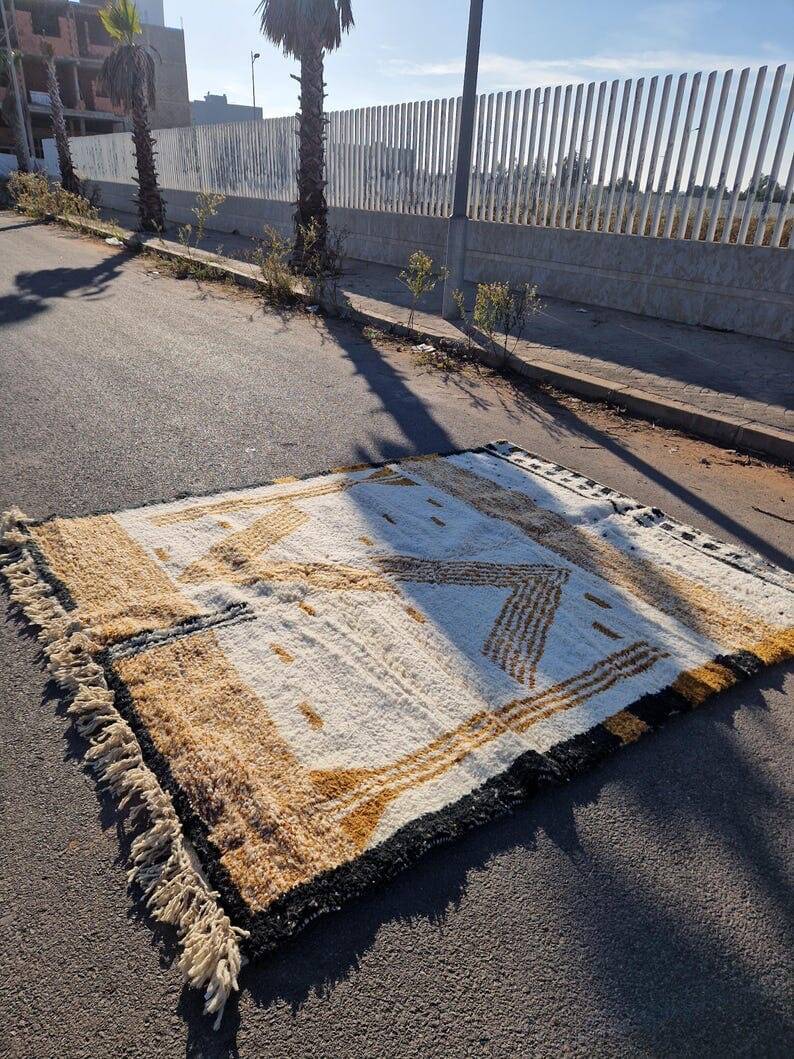 Tapis berbère tissé main a ouad zem en laine pure taille 1,5/2,5 m