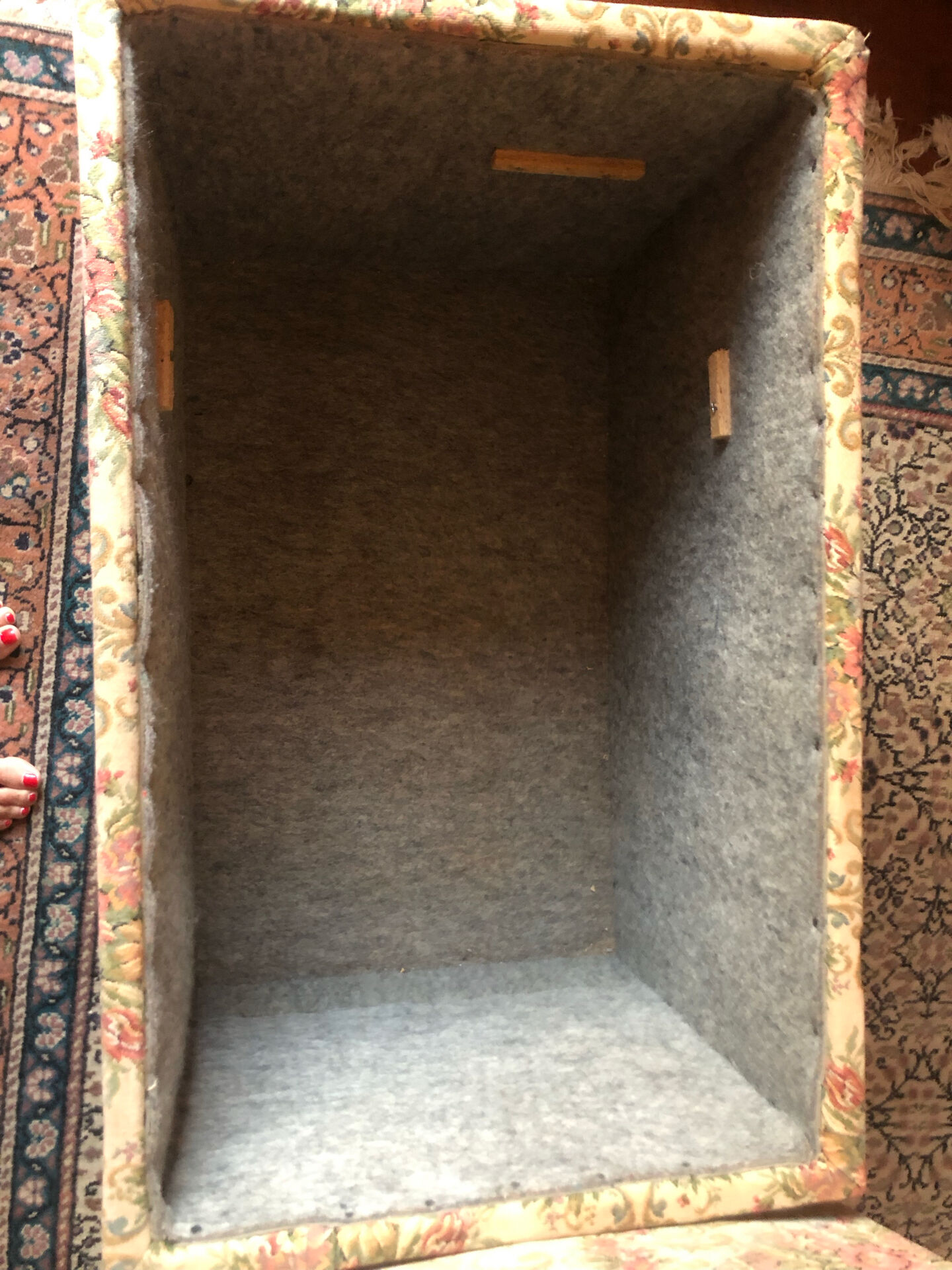 Coffre ancien en tissu