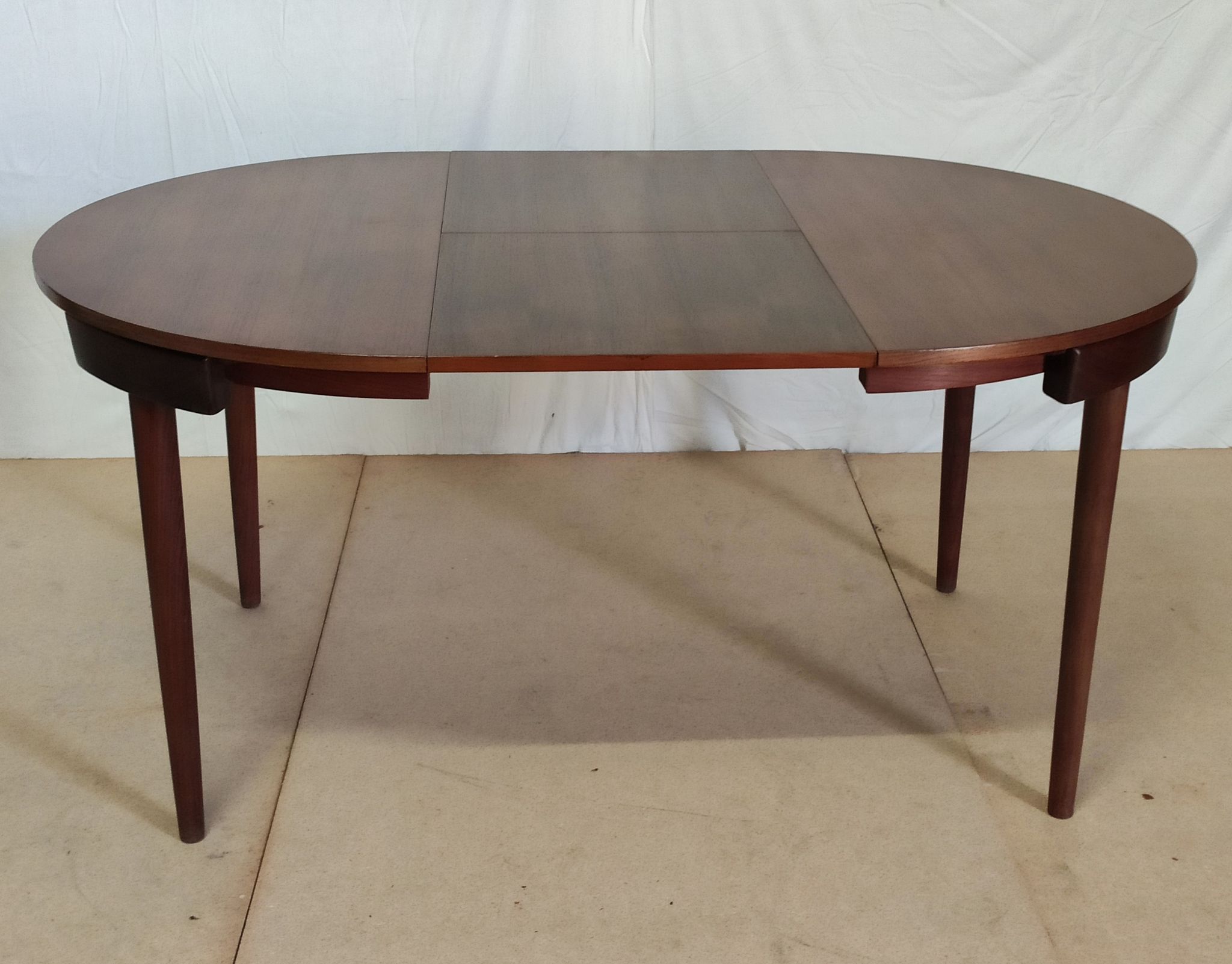 Table and 4 chairs by Hans Olsen for the Danish editions Frem R-jle
