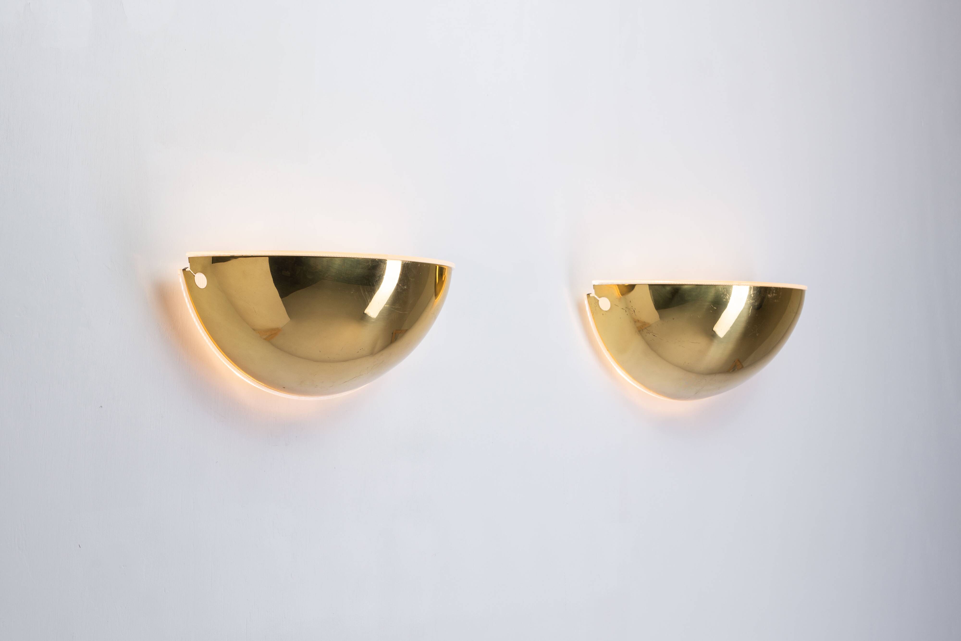 ‘‘Quarto 453’’ wall lamps by Tobia Scarpa for Flos, Italy, 1970s.