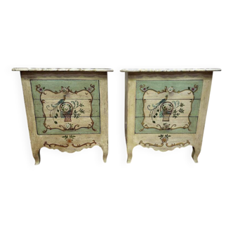 Paire de chevets en bois peint de style Louis XV