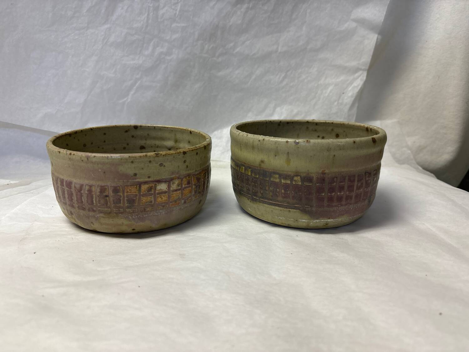 Set of 2 stoneware bowls