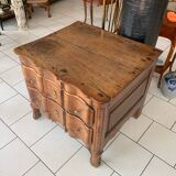 Antique 18th century chest of drawers