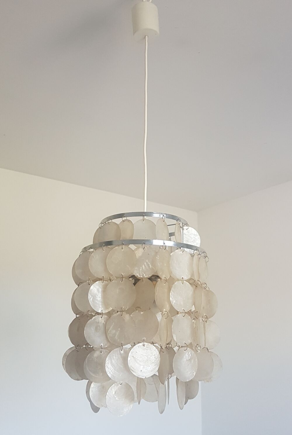 Suspension années 70  pastilles de nacre