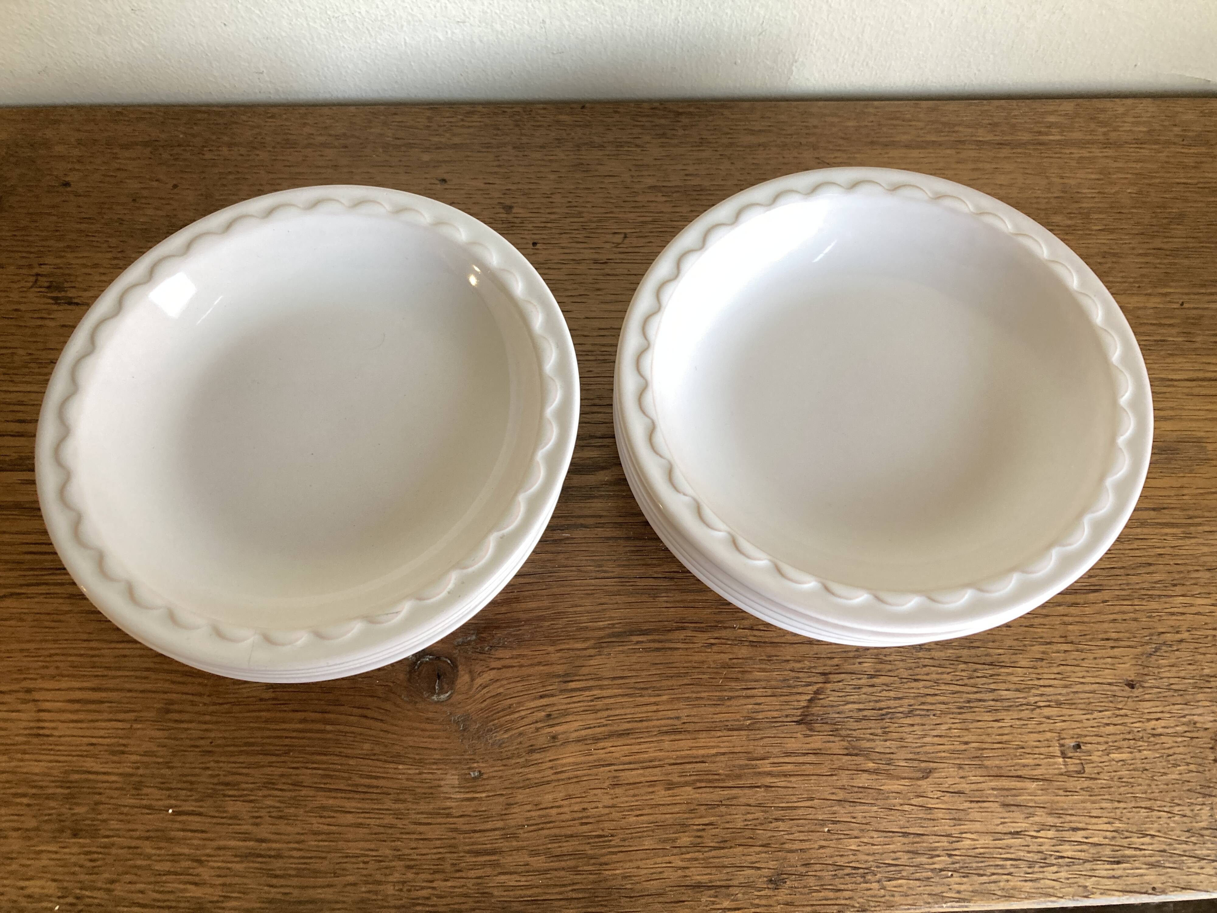Set de 8 assiettes creuses Festons de Pierre Motton pour Gien 1970