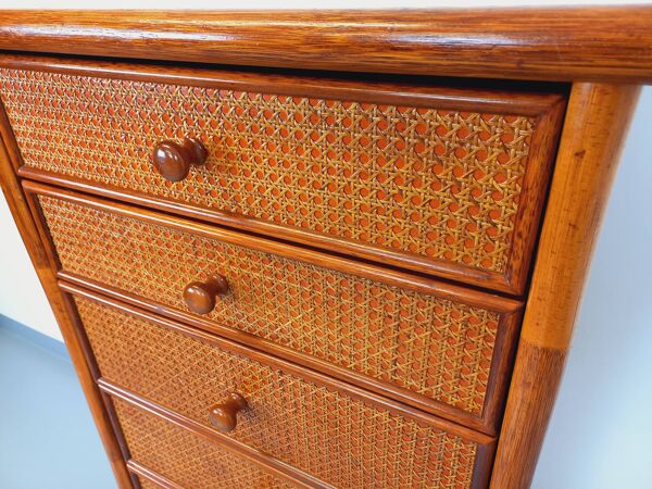 Commode chiffonnier semainier vintage en rotin, bois et cannage