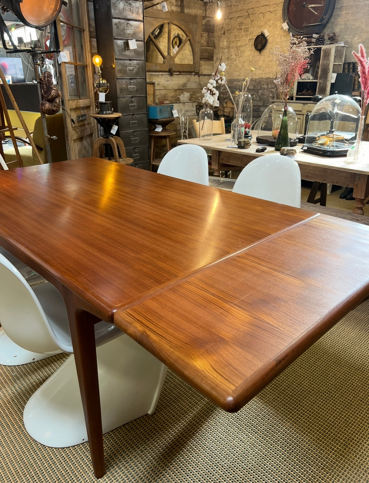 Table scandinave Tricoire et Vecchione année 60
