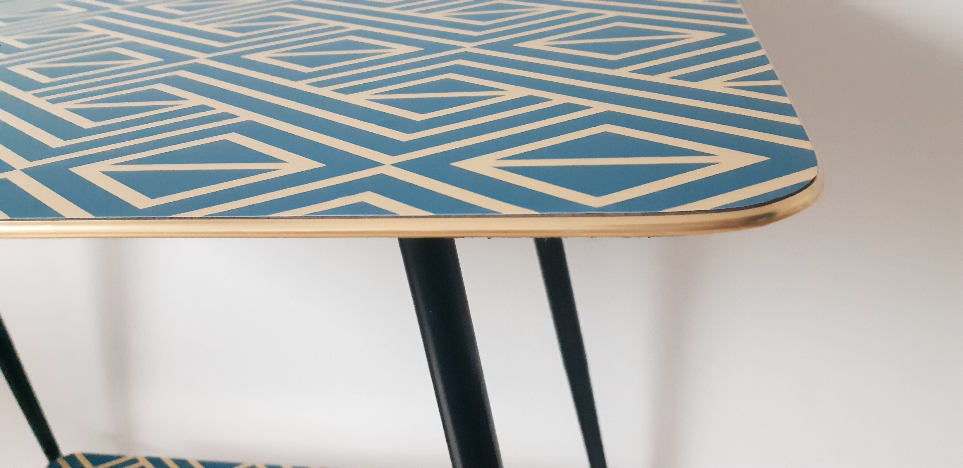 TV table, side, service on wheels
