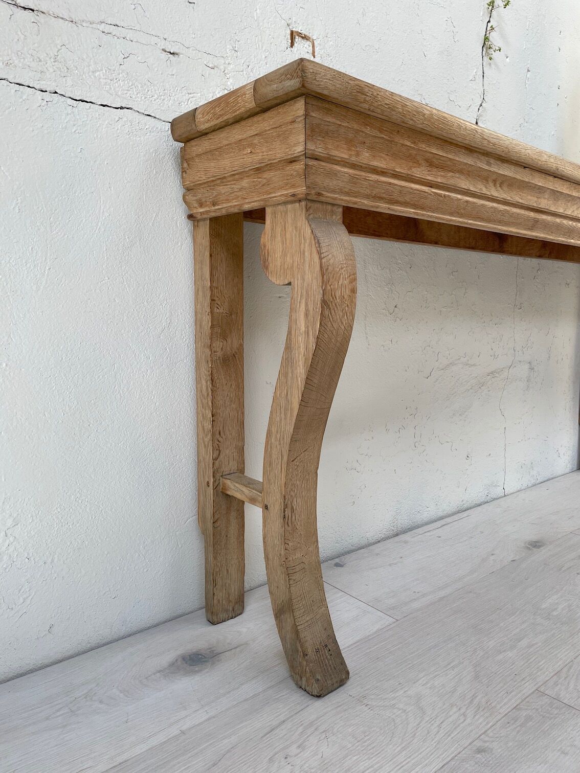 Raw oak butt console