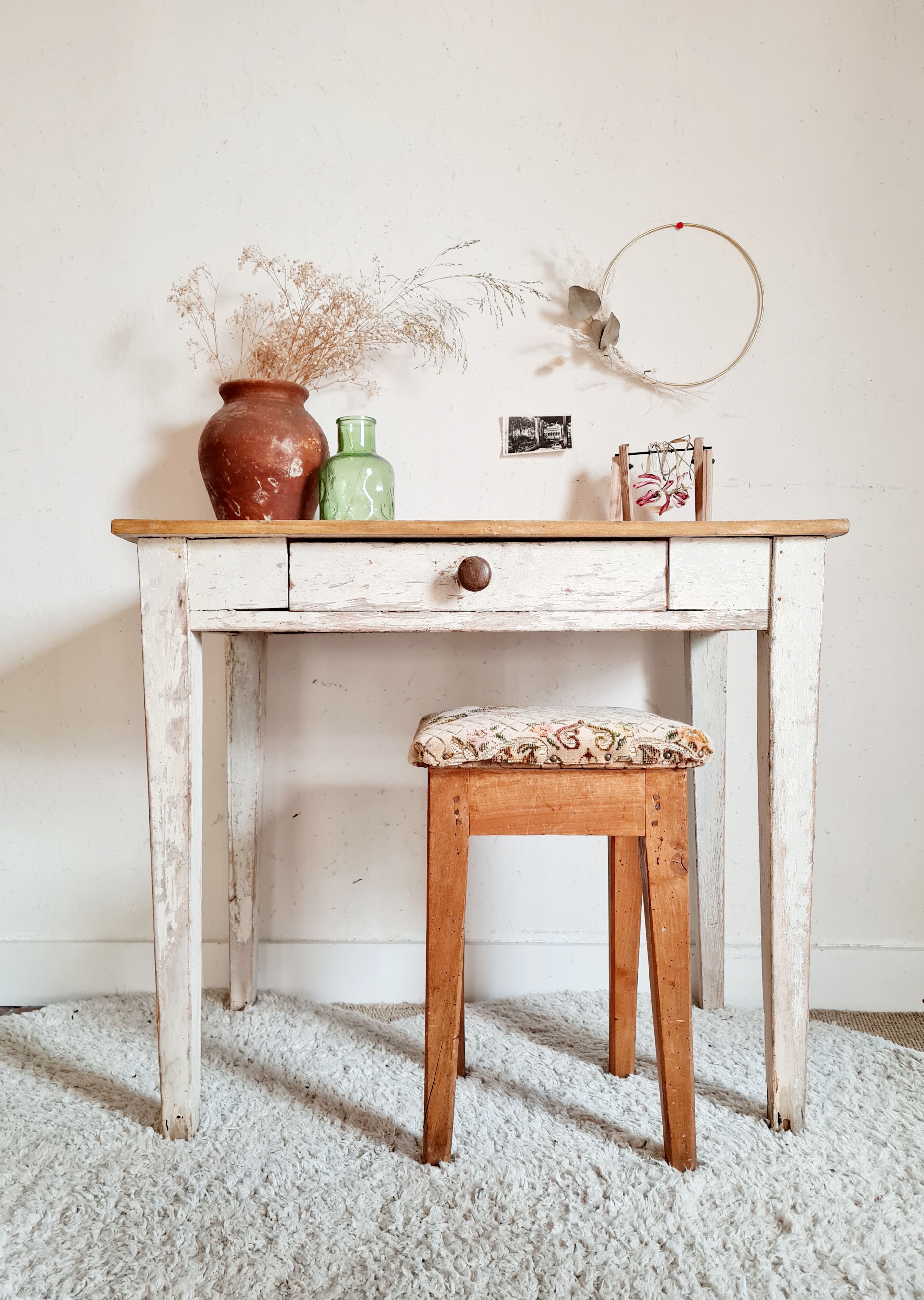 Skated white footing farm table