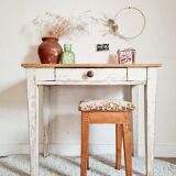 Skated white footing farm table