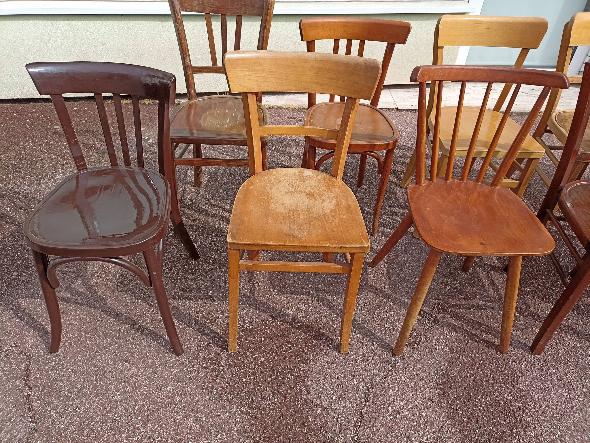 Set of 16 mismatched wooden bistro chairs - vintage - luterma