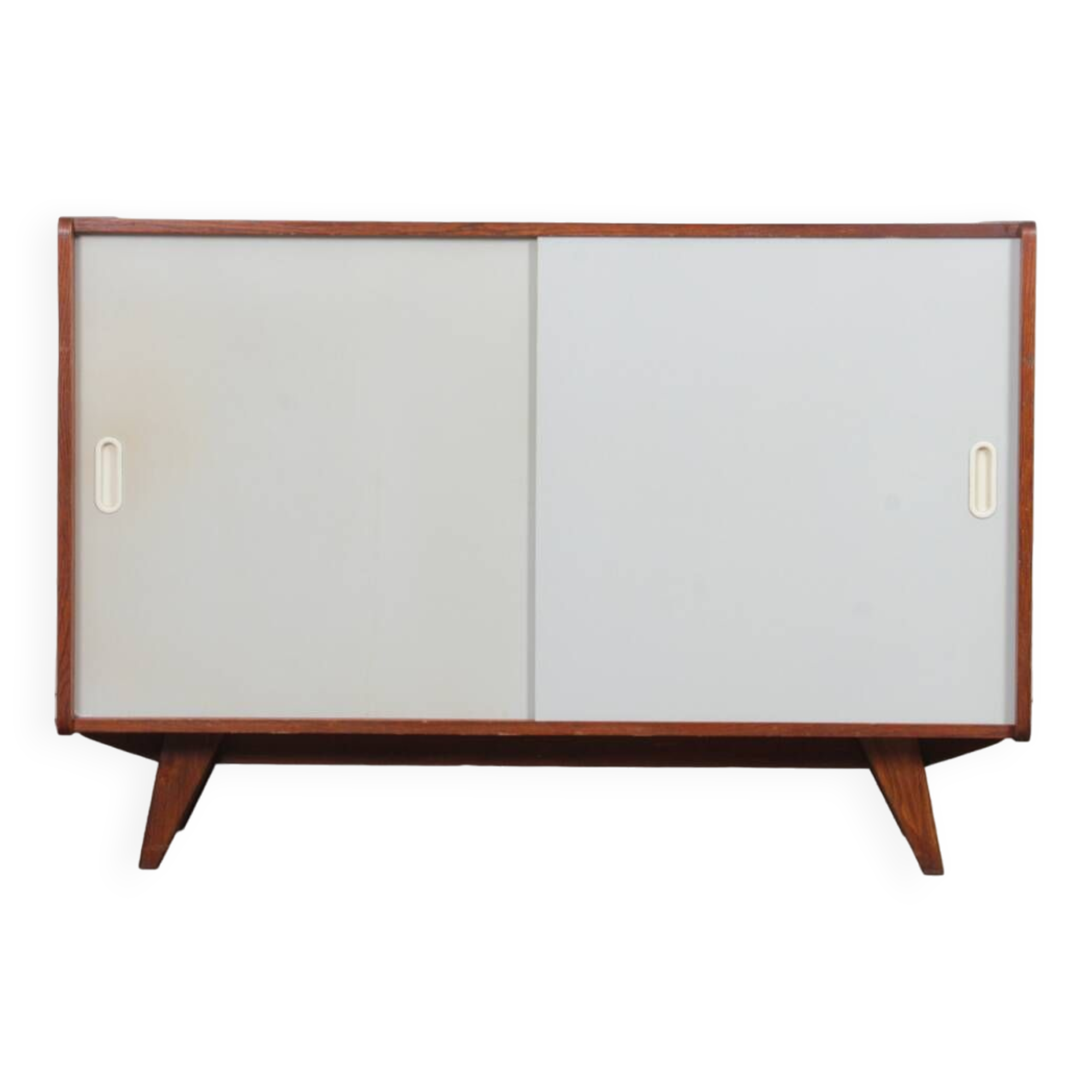 Commode en chêne, modèle U-452 par Jiri Jiroutek, 1960