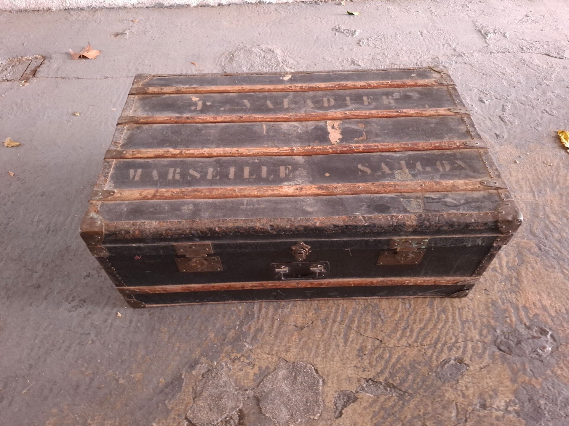 Travel trunk, Saigon