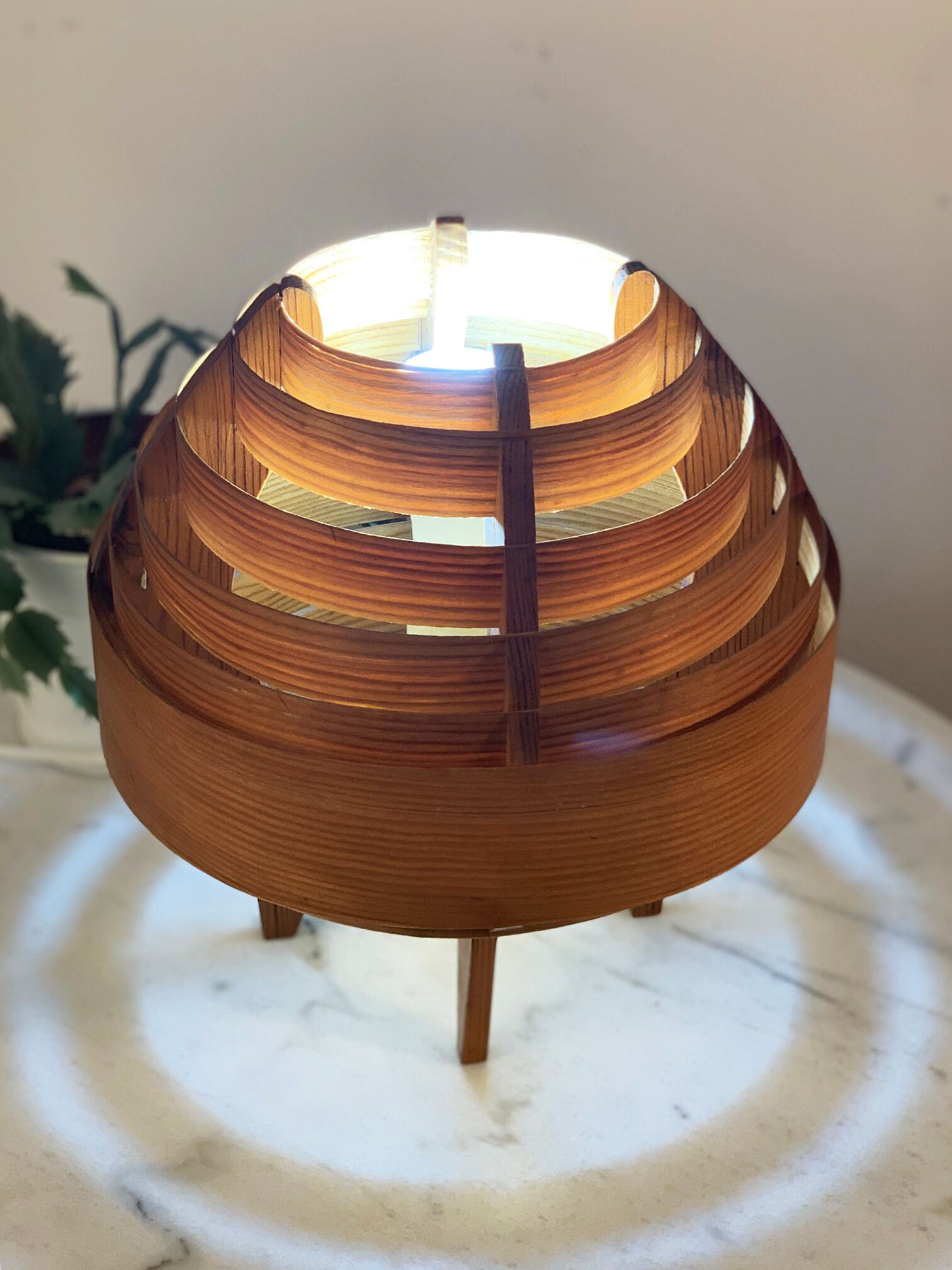 Lampe scandinave vintage en lamelles de bois