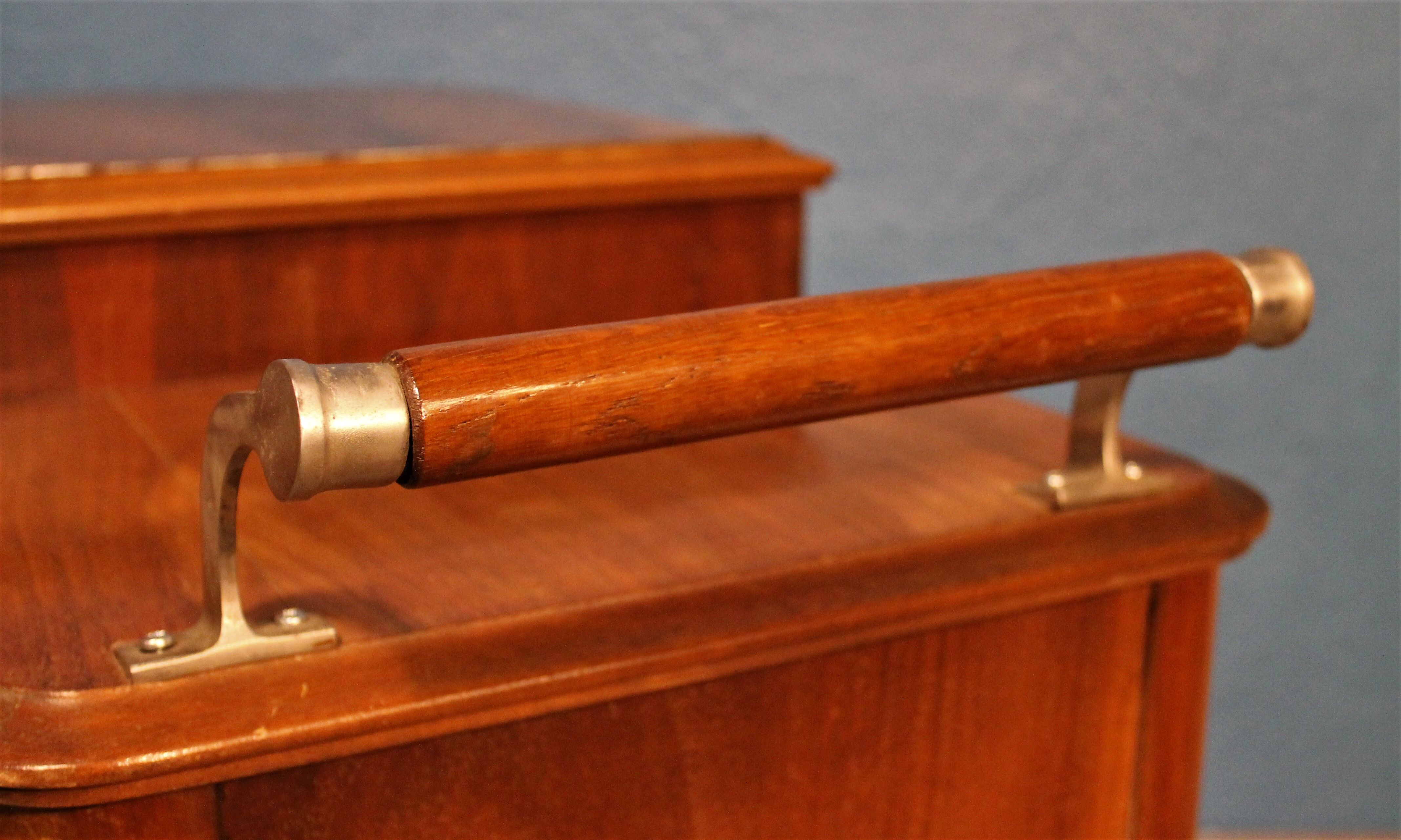 Trolley bar service art deco 1930