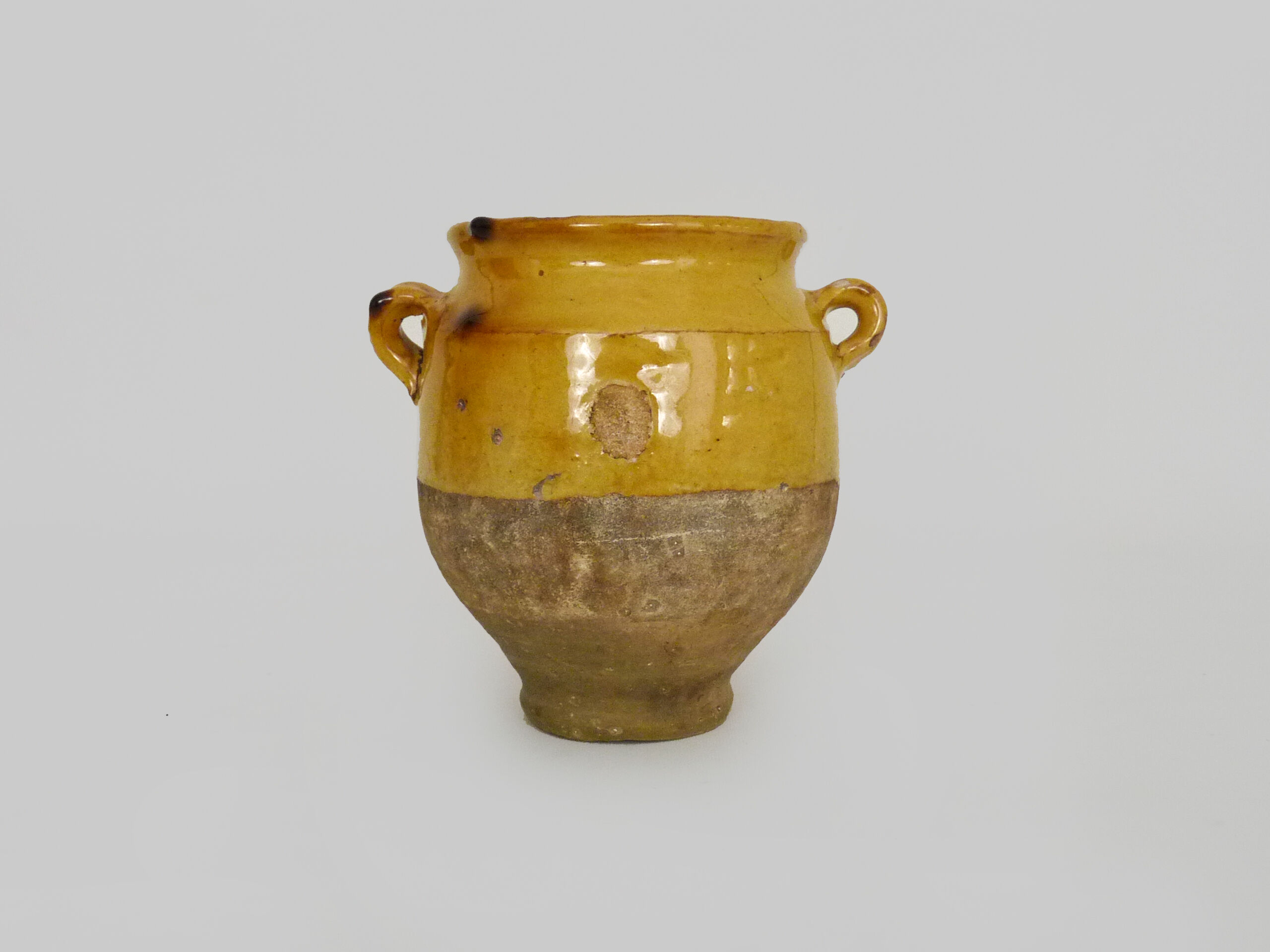 Varnished yellow confit pot, south-west of France. Conservation jar. Pyrenees XIXth