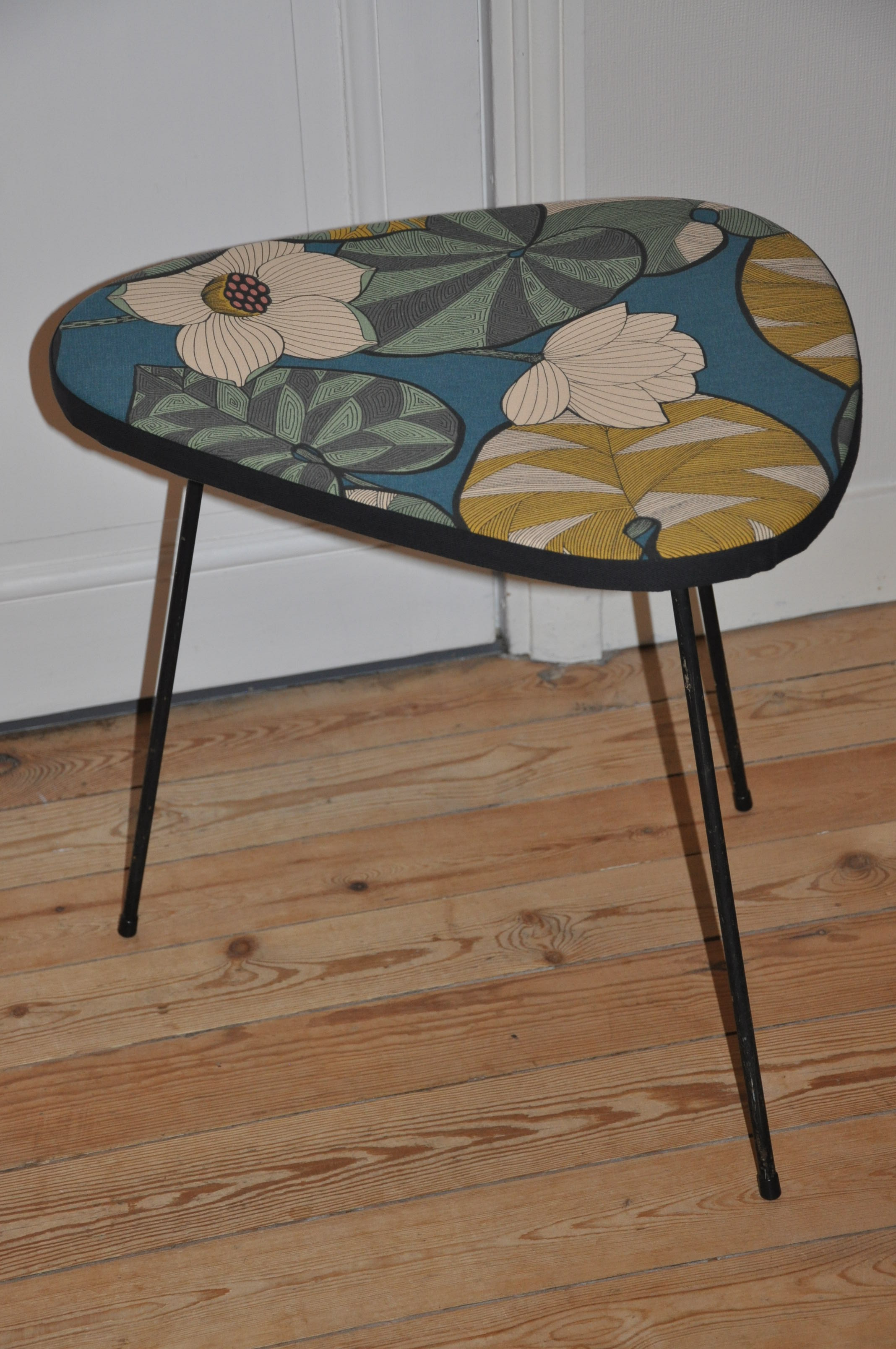 Free-form coffee table 50s