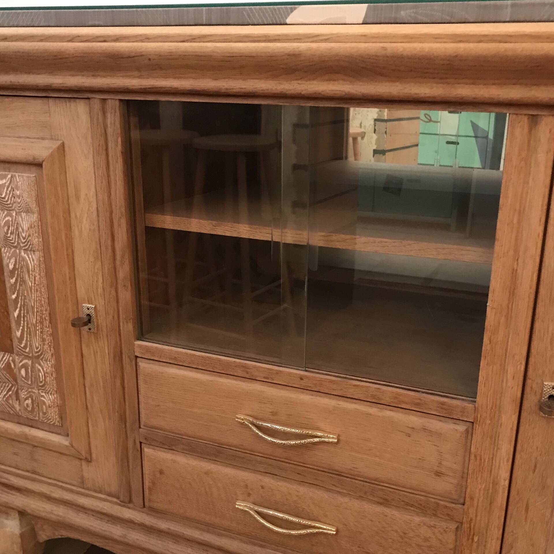 Buffet from the 1940s-50s inspired by Art Deco