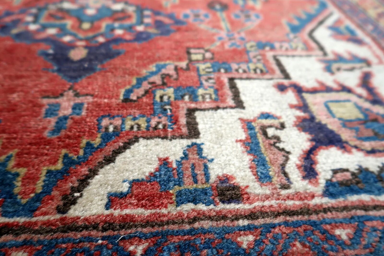 Antique persian heriz rug wool handmade 91cm x 132cm - circa 1920 (1c1202)