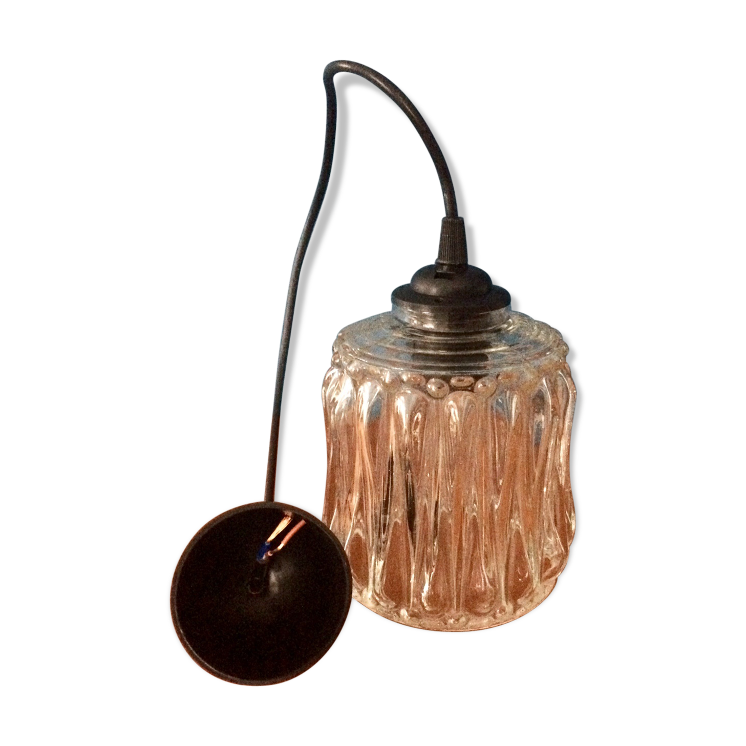 Chiseled glass suspension