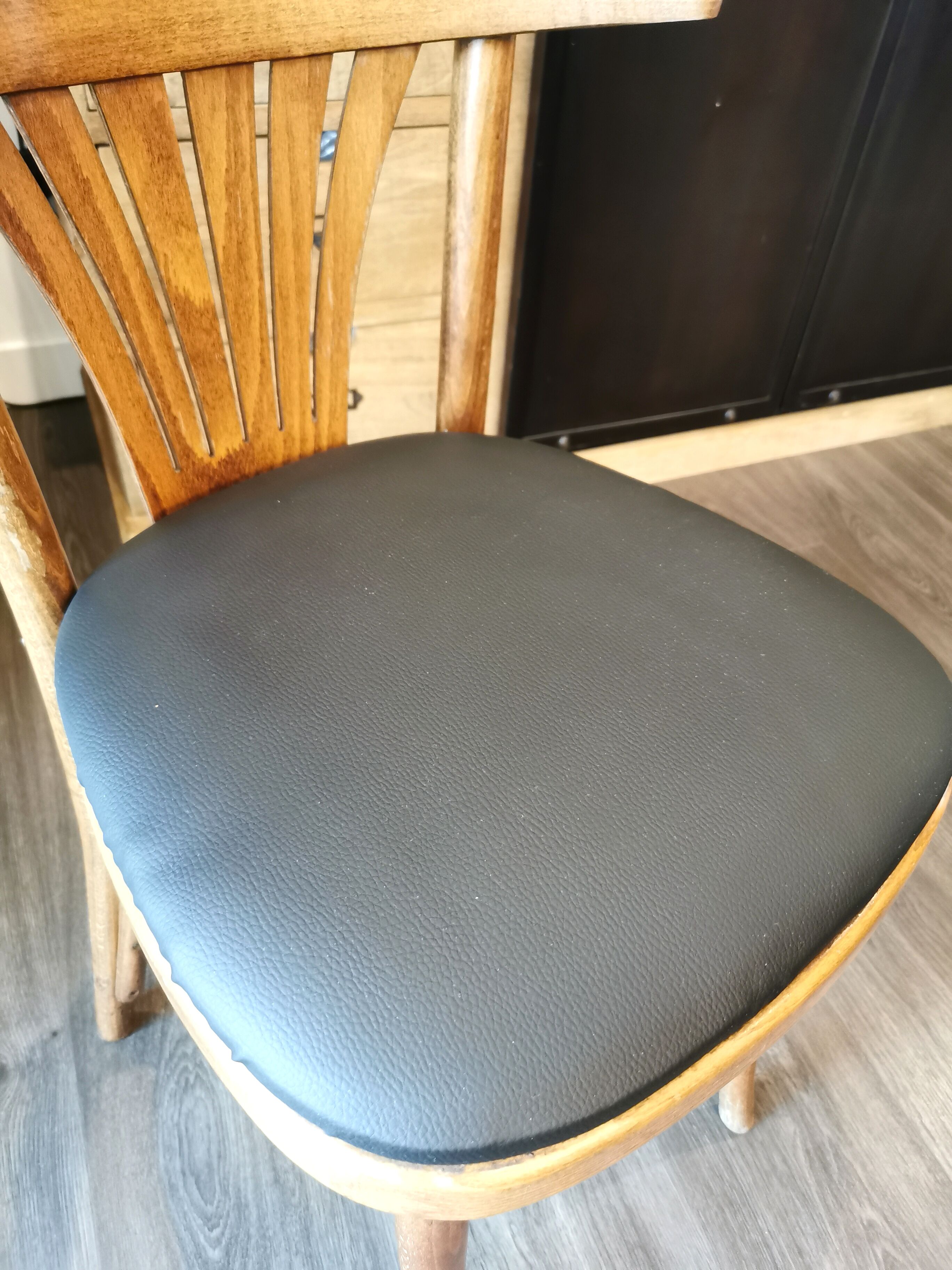 Série de 8 chaises bistrot