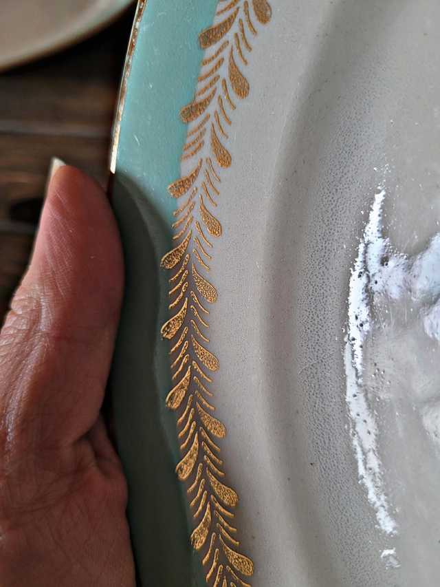 Flat plates Lunéville Pierrefonds, gilding and golden foliage