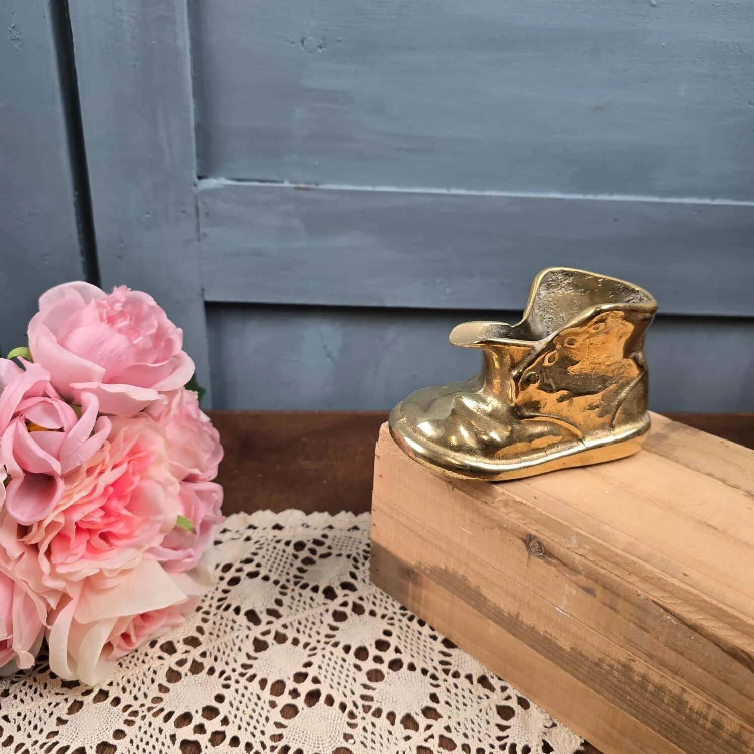 Vintage shoe in gilded brass – Fancy trinket dish or small ashtray