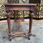 Banquette d’office ou de piano en cannage