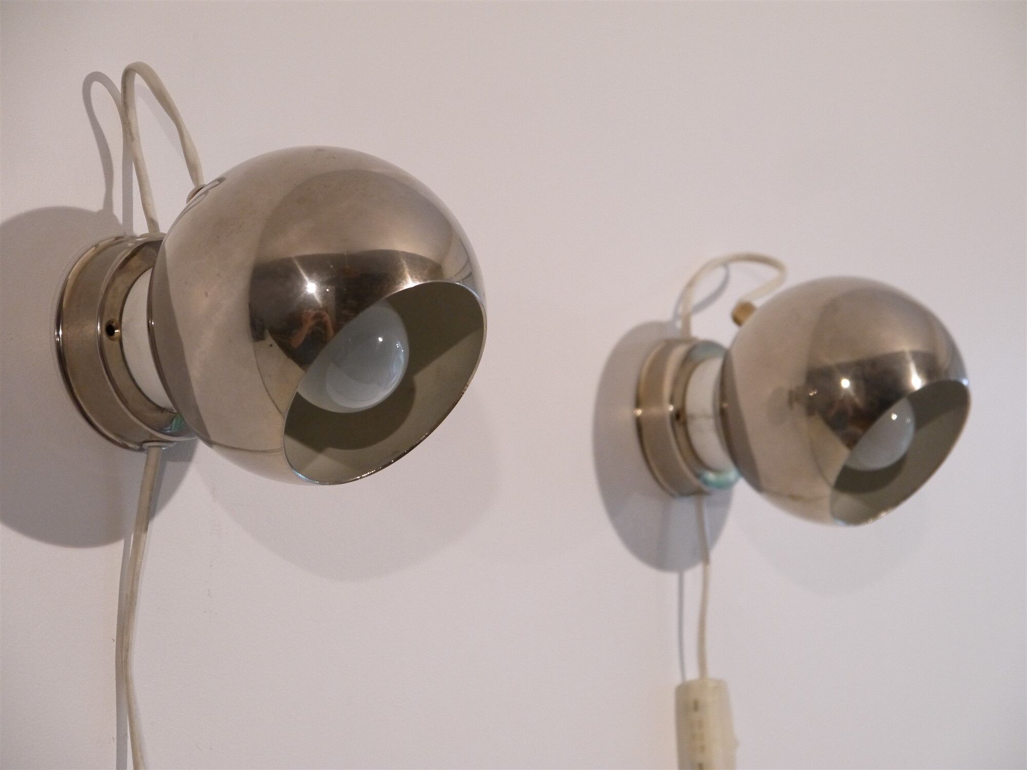 Paire d'appliques scandinave "Trivel belysning" Suède 1970
