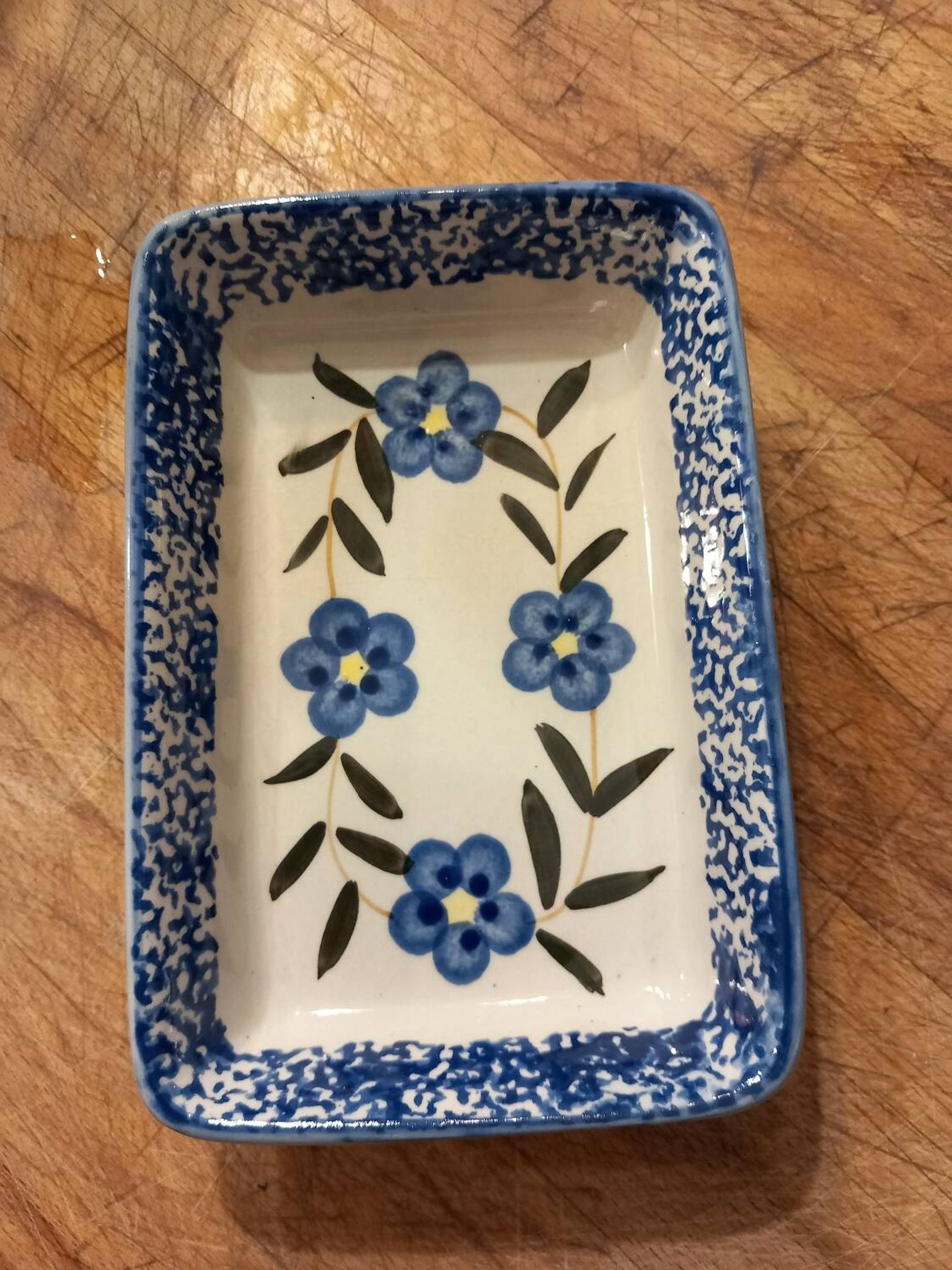 Beurrier/ravier rectangulaire ancien en céramique