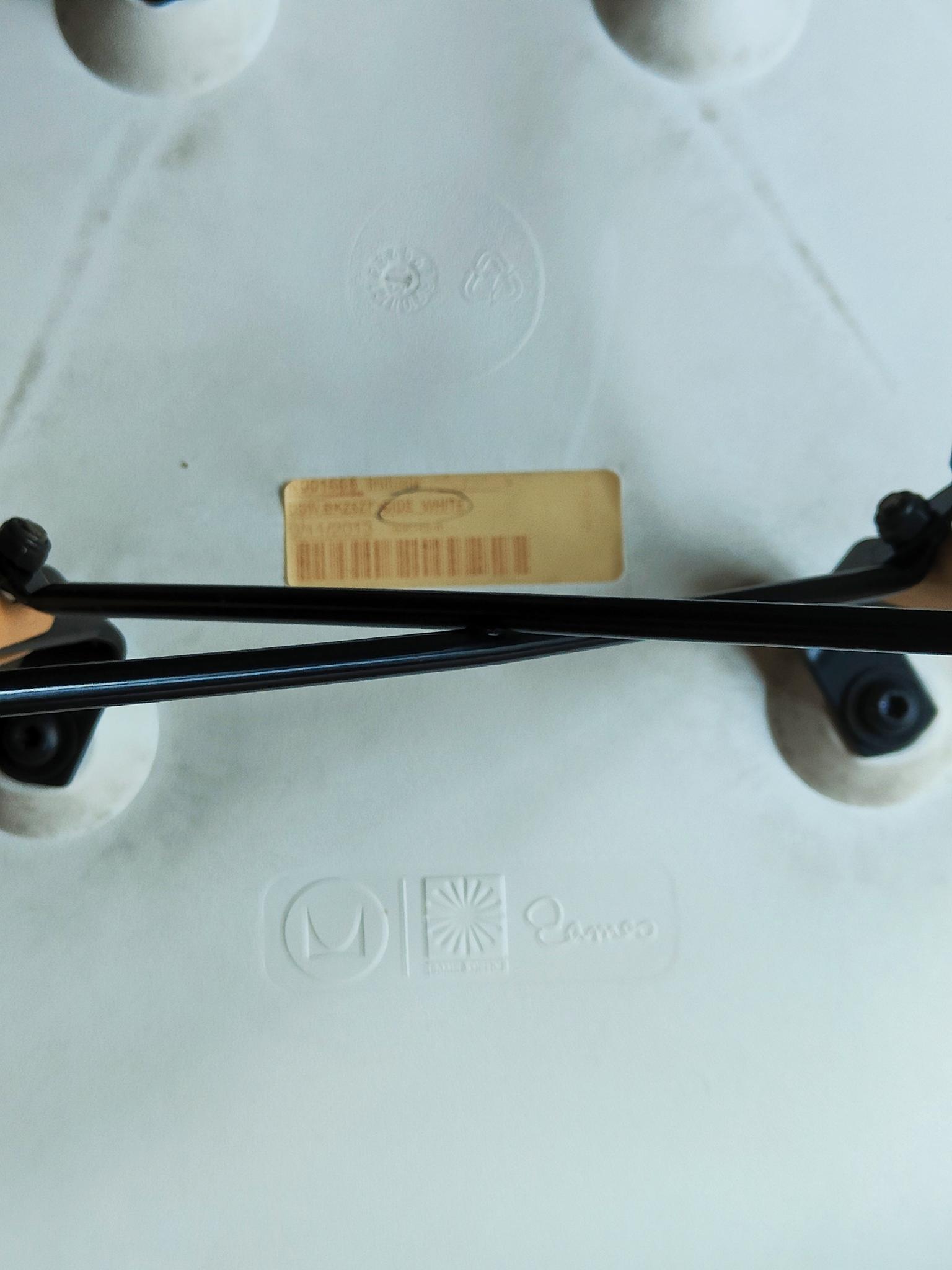 Lot de 4 chaises de Charles & Ray Eames pour Herman Miller