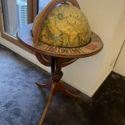 World map bar