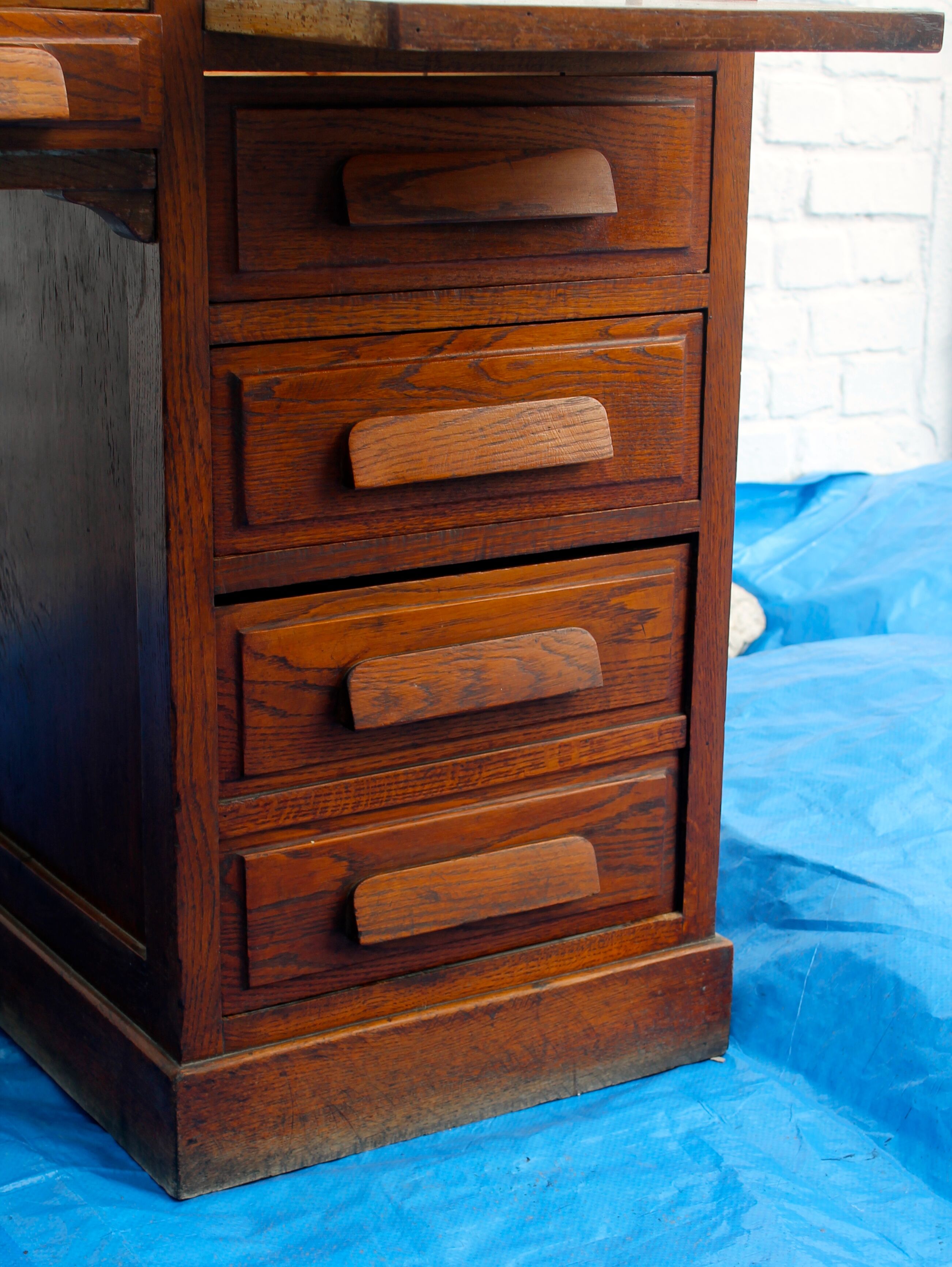 Former Minister coffered desk double