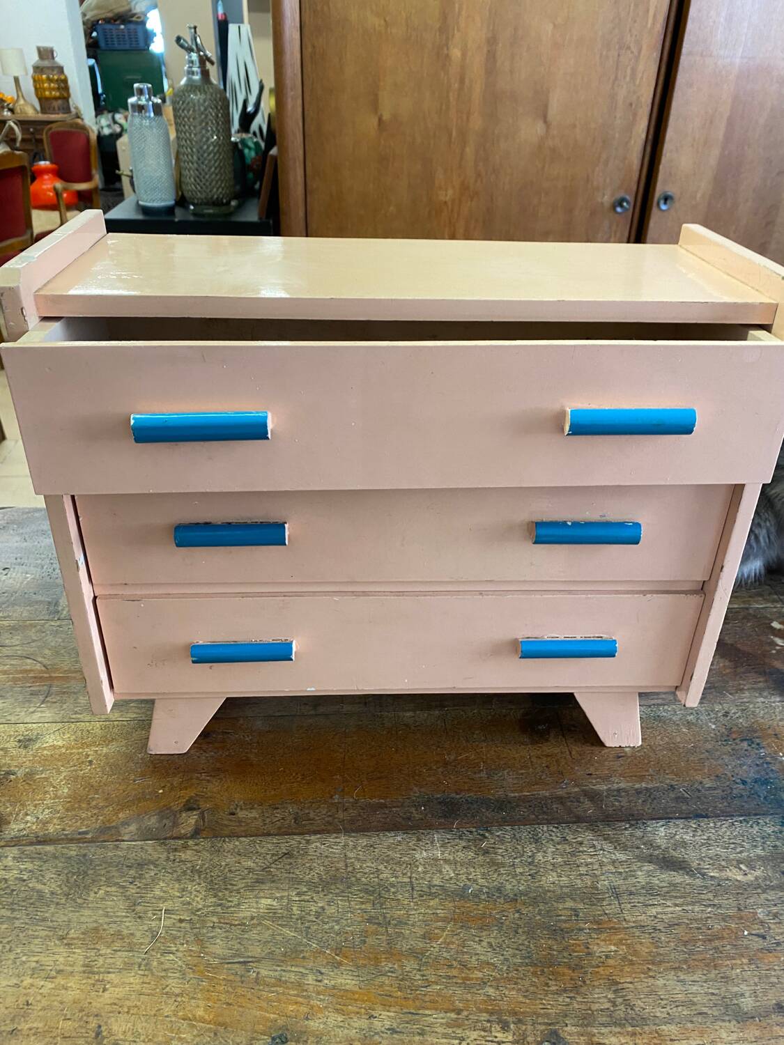 Doll's chest of drawers