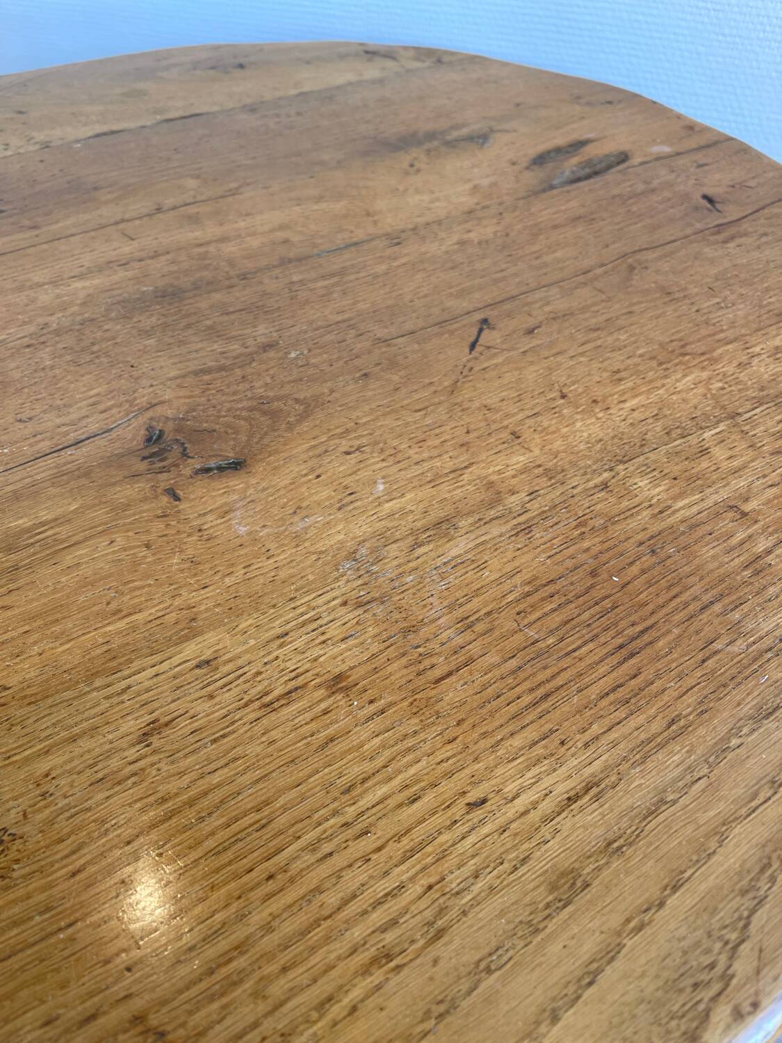 Round coffee table in wood and wrought iron – Rustic 1970s style