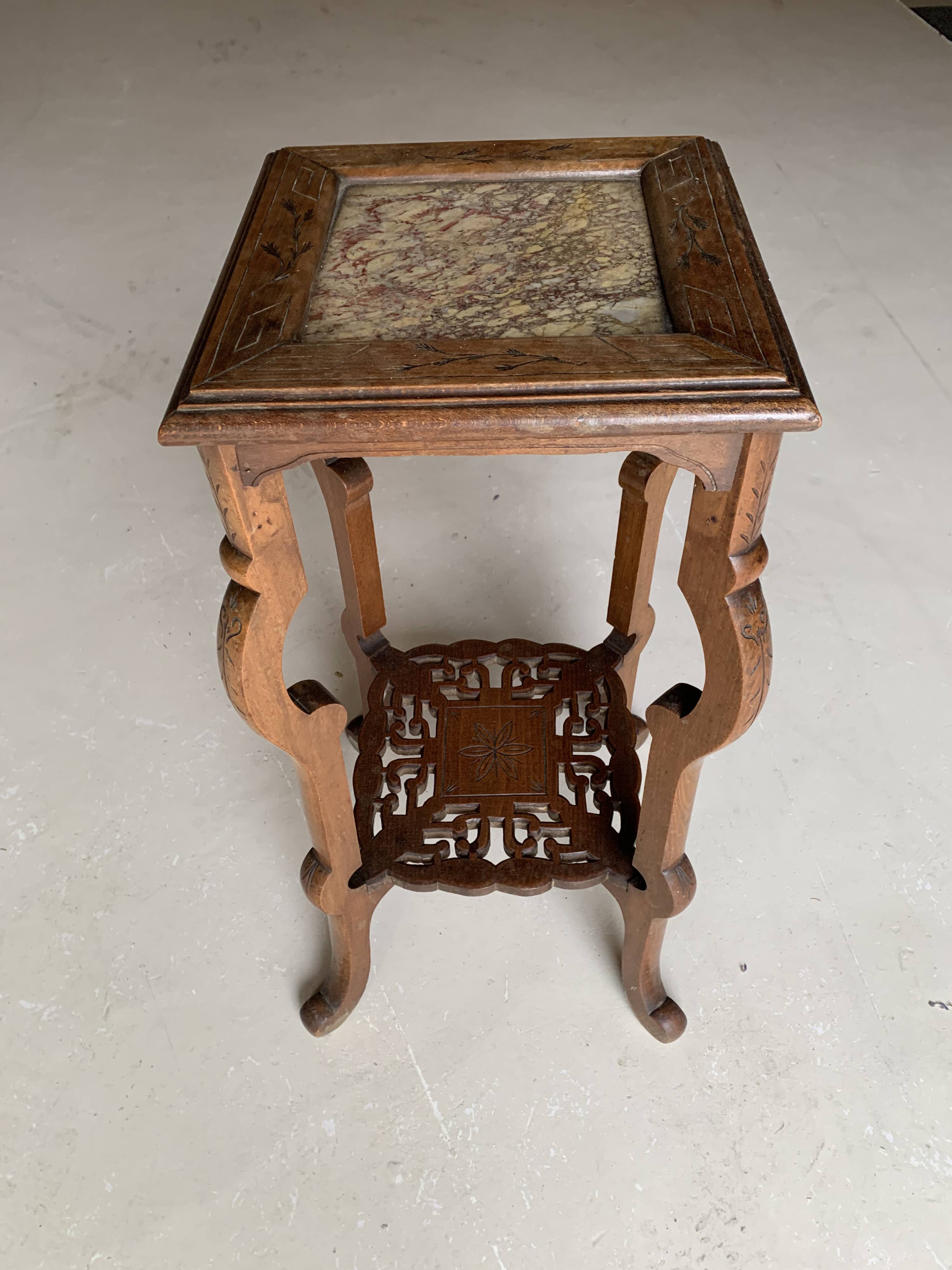 Wooden and marble selette