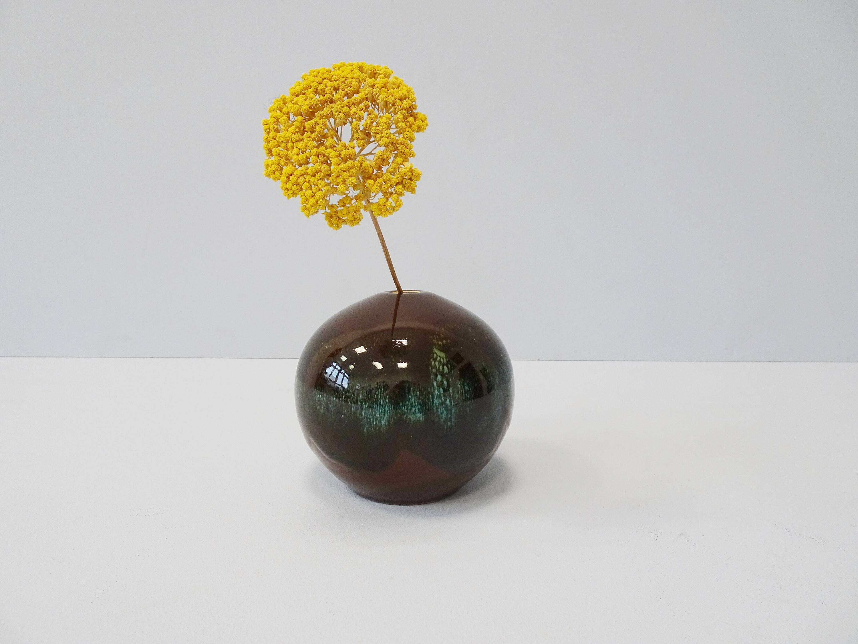Ball solifleur in brown green ceramic