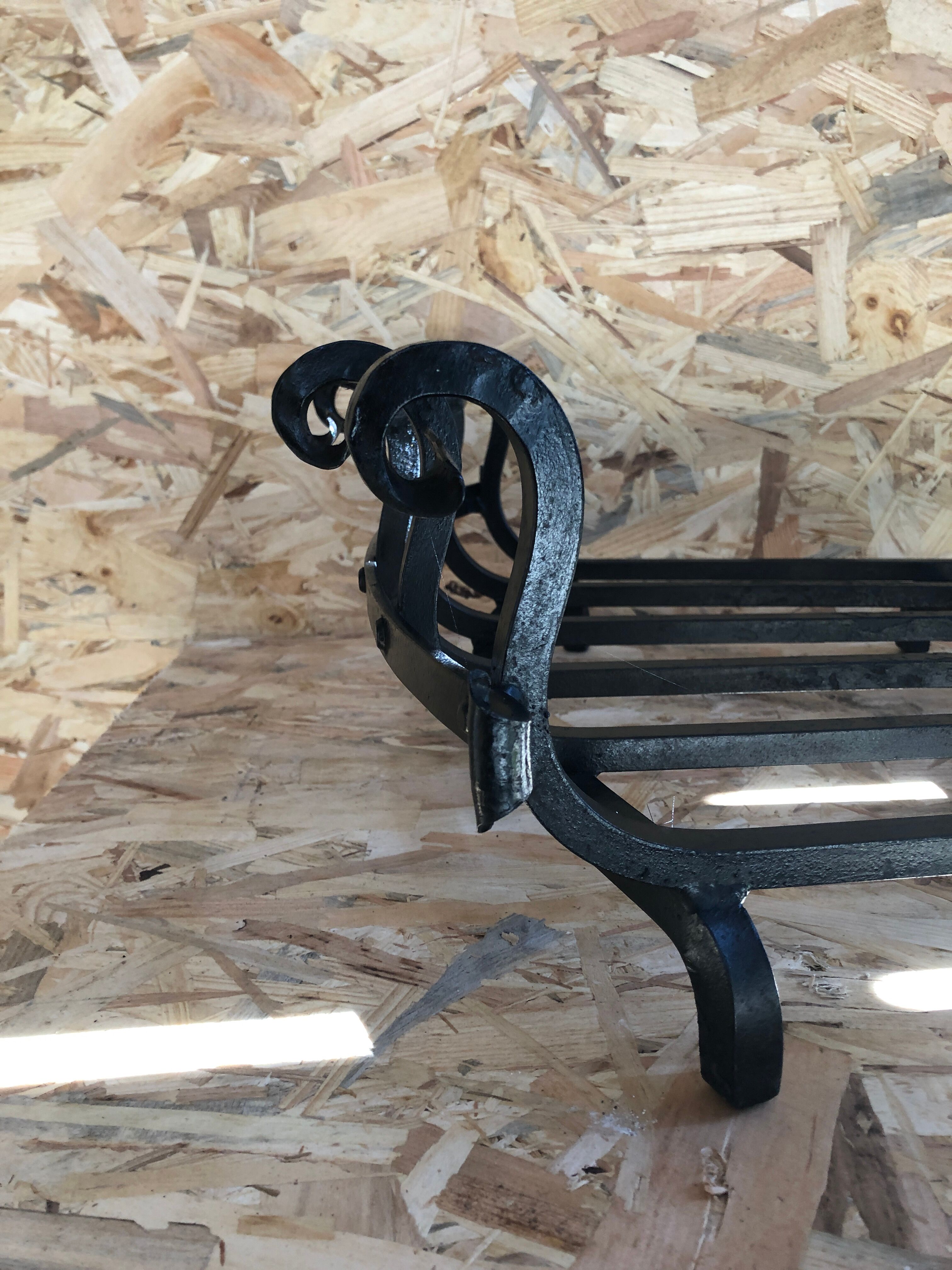 Old door logs grid fireplace fireplace wrought iron black large vintage model