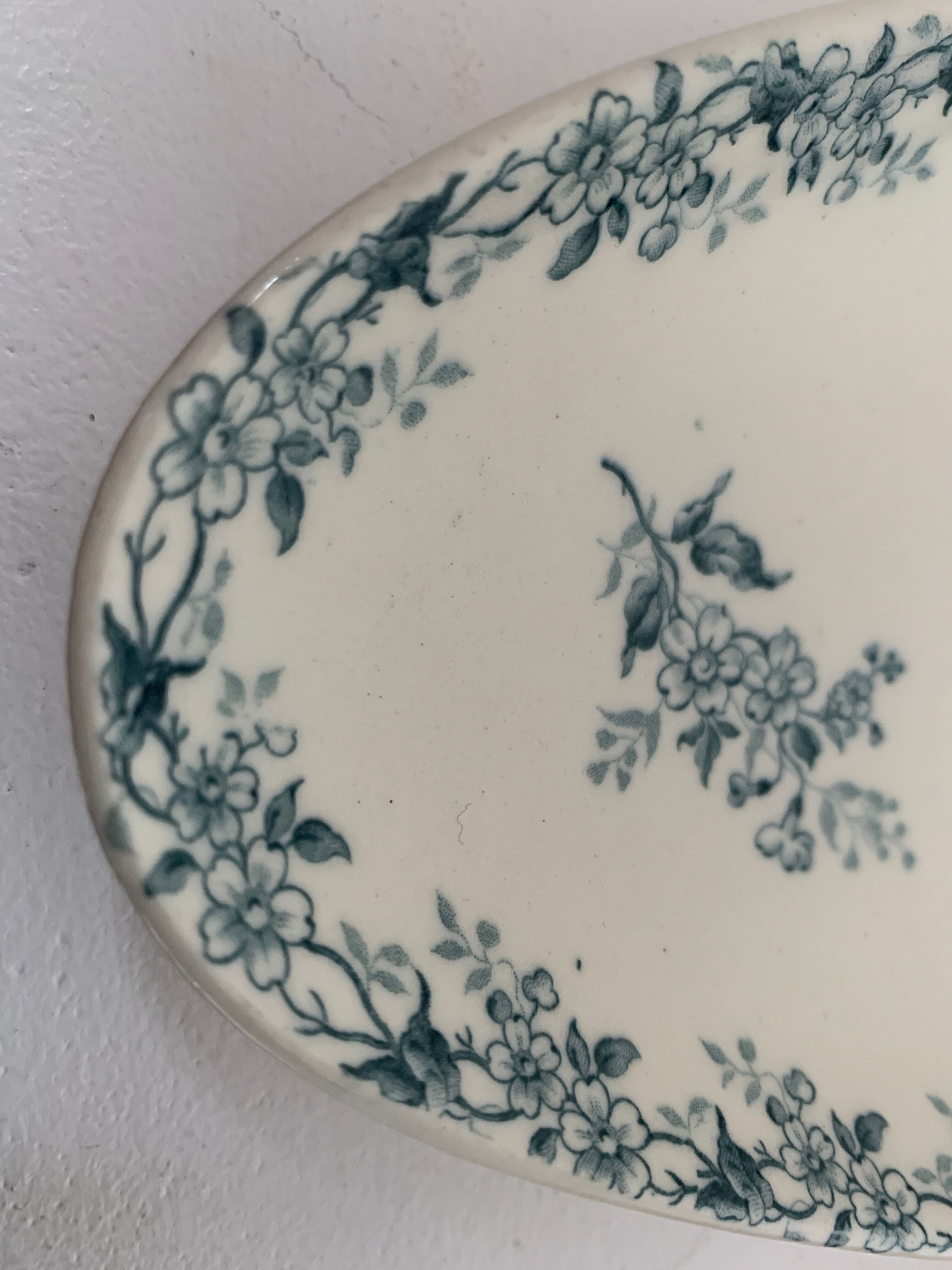 Pair of Gien opaque porcelain ravines, April model